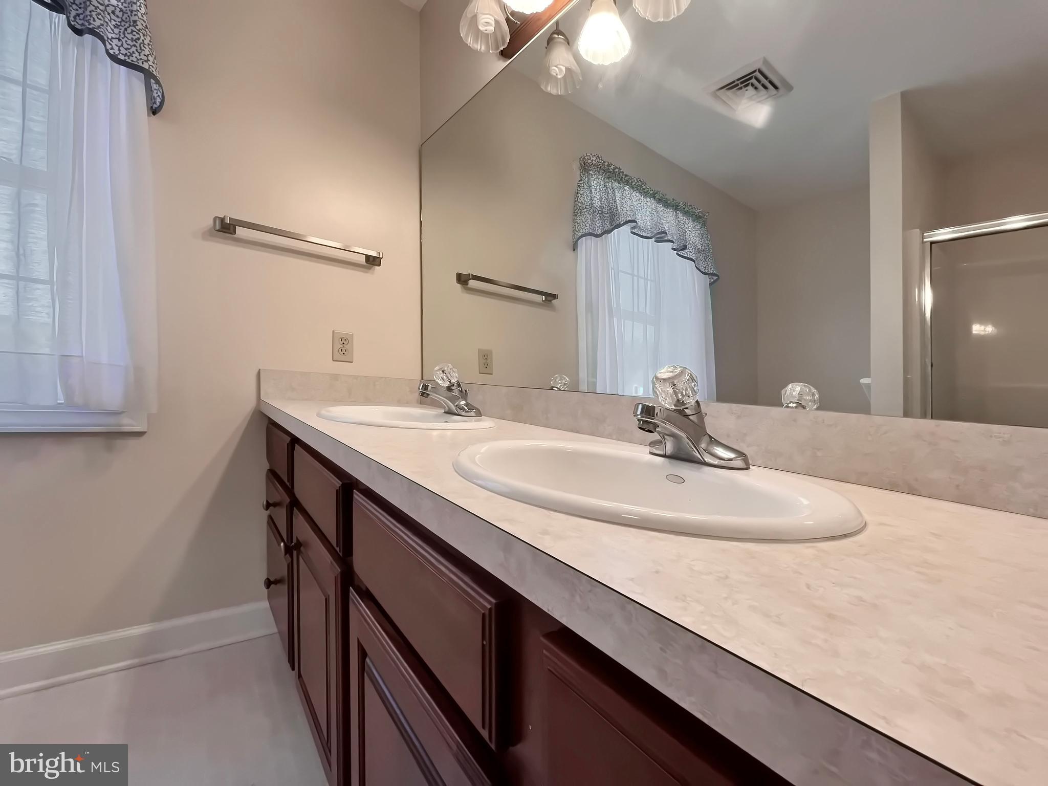 ALGONQUIN - Residential