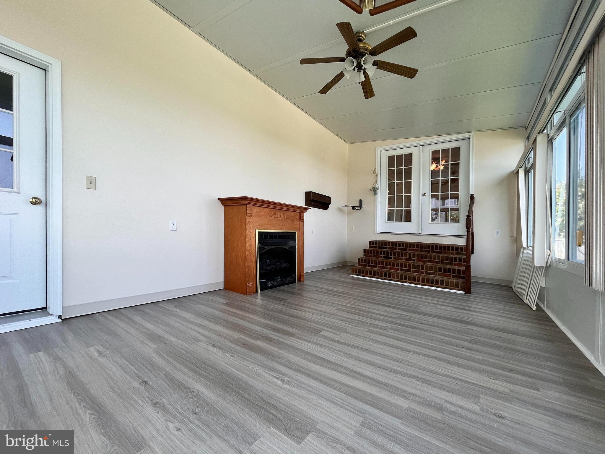 ALGONQUIN - Residential