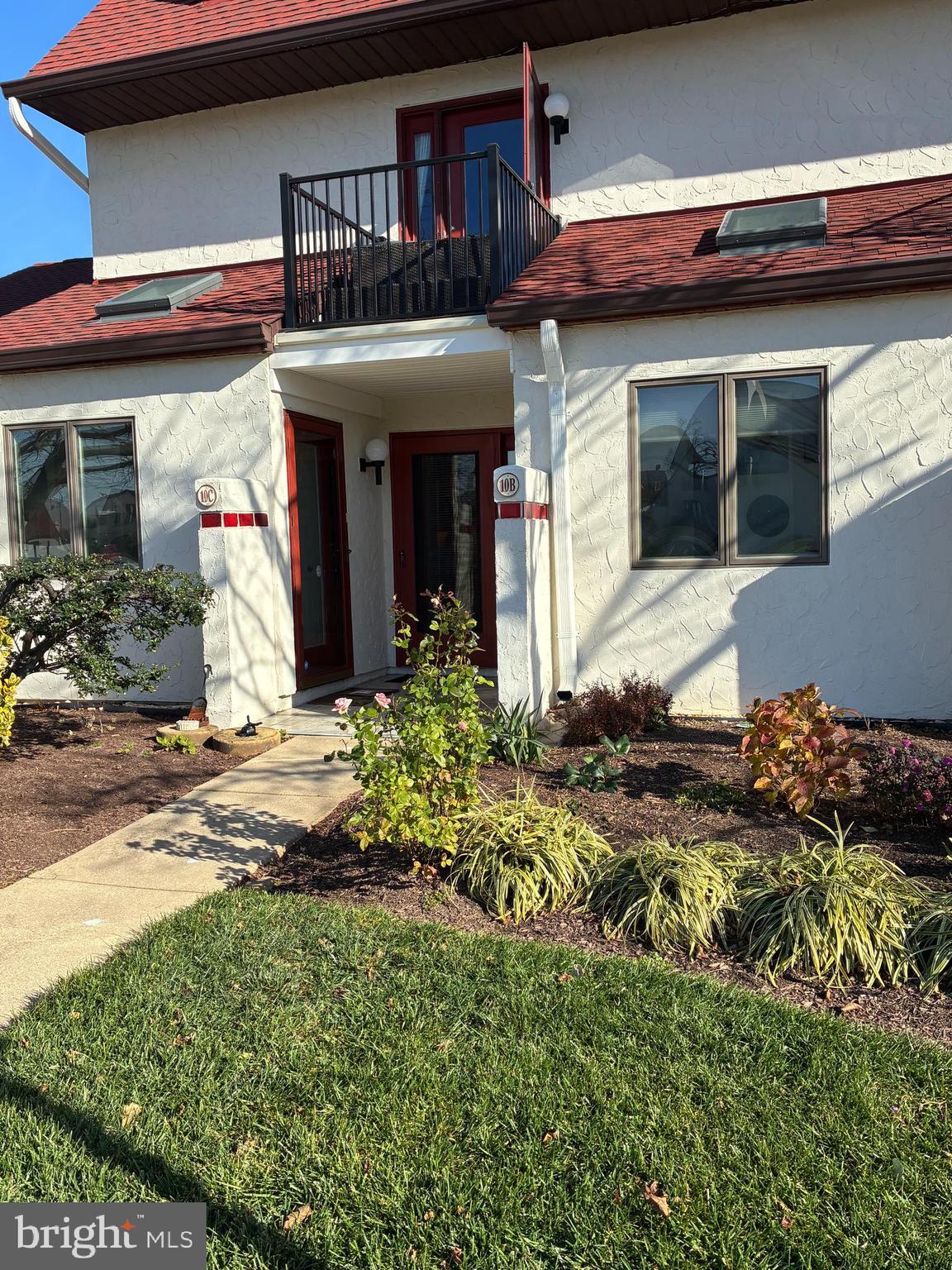 QUEENS LANDING - Residential