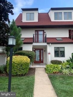 10 QUEEN ELIZABETH COURT B