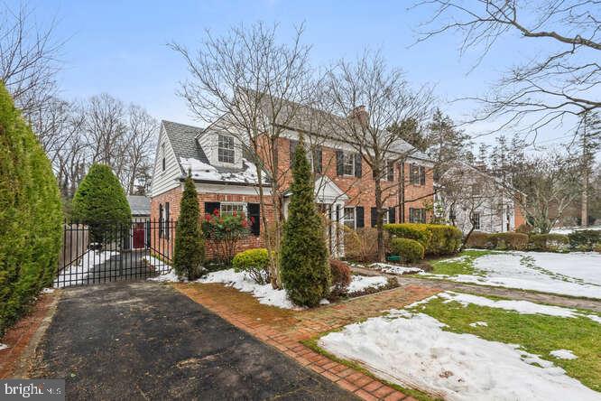 LOCUST HILL ESTATES - Residential