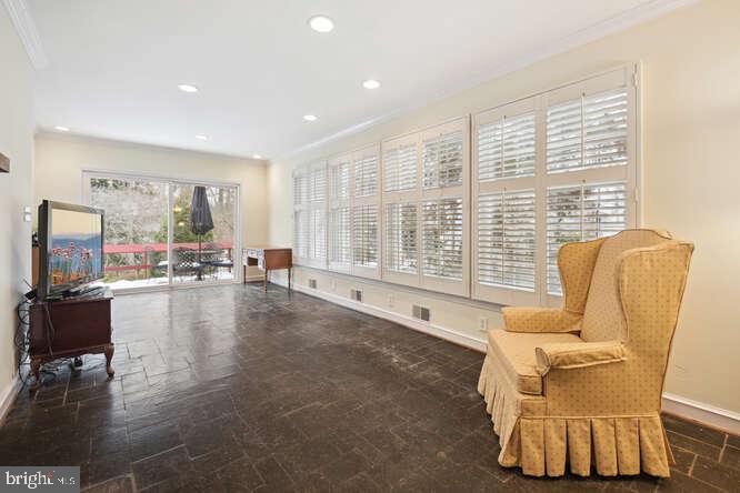 LOCUST HILL ESTATES - Residential