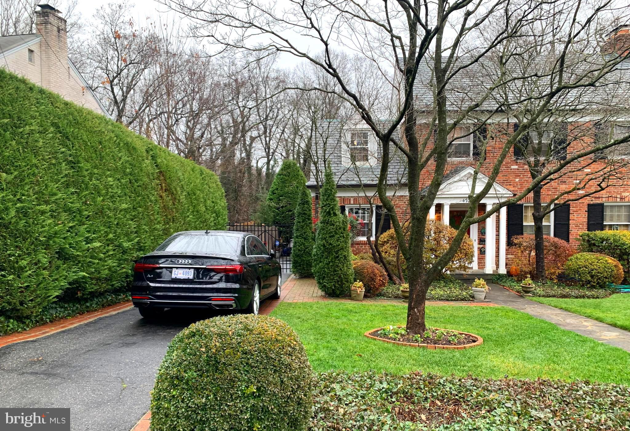 LOCUST HILL ESTATES - Residential