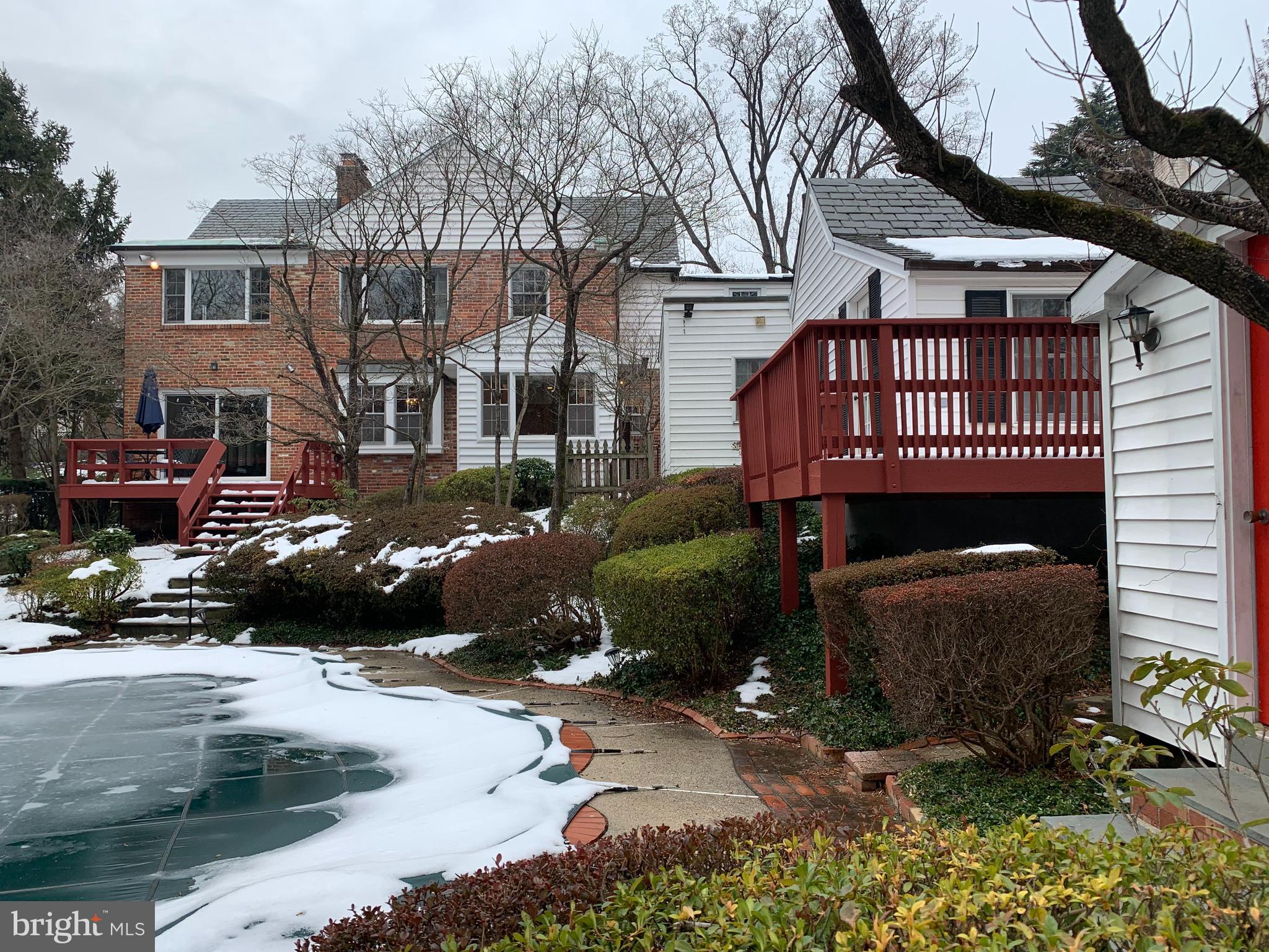 LOCUST HILL ESTATES - Residential