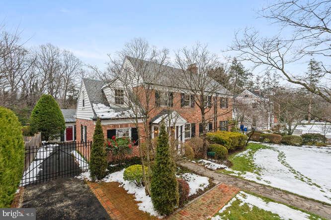 LOCUST HILL ESTATES - Residential