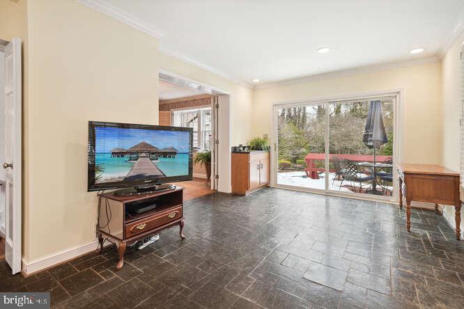 LOCUST HILL ESTATES - Residential