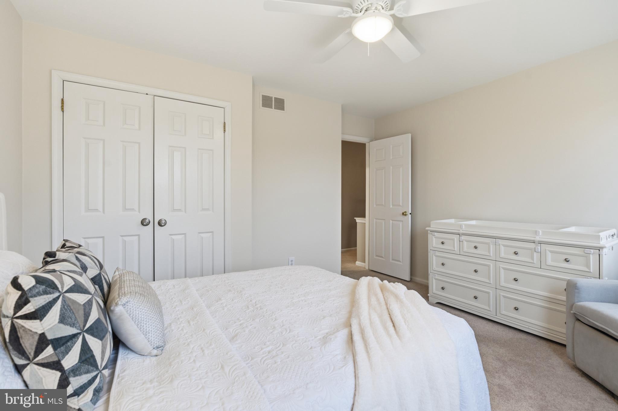 FOX FIELDS - Residential