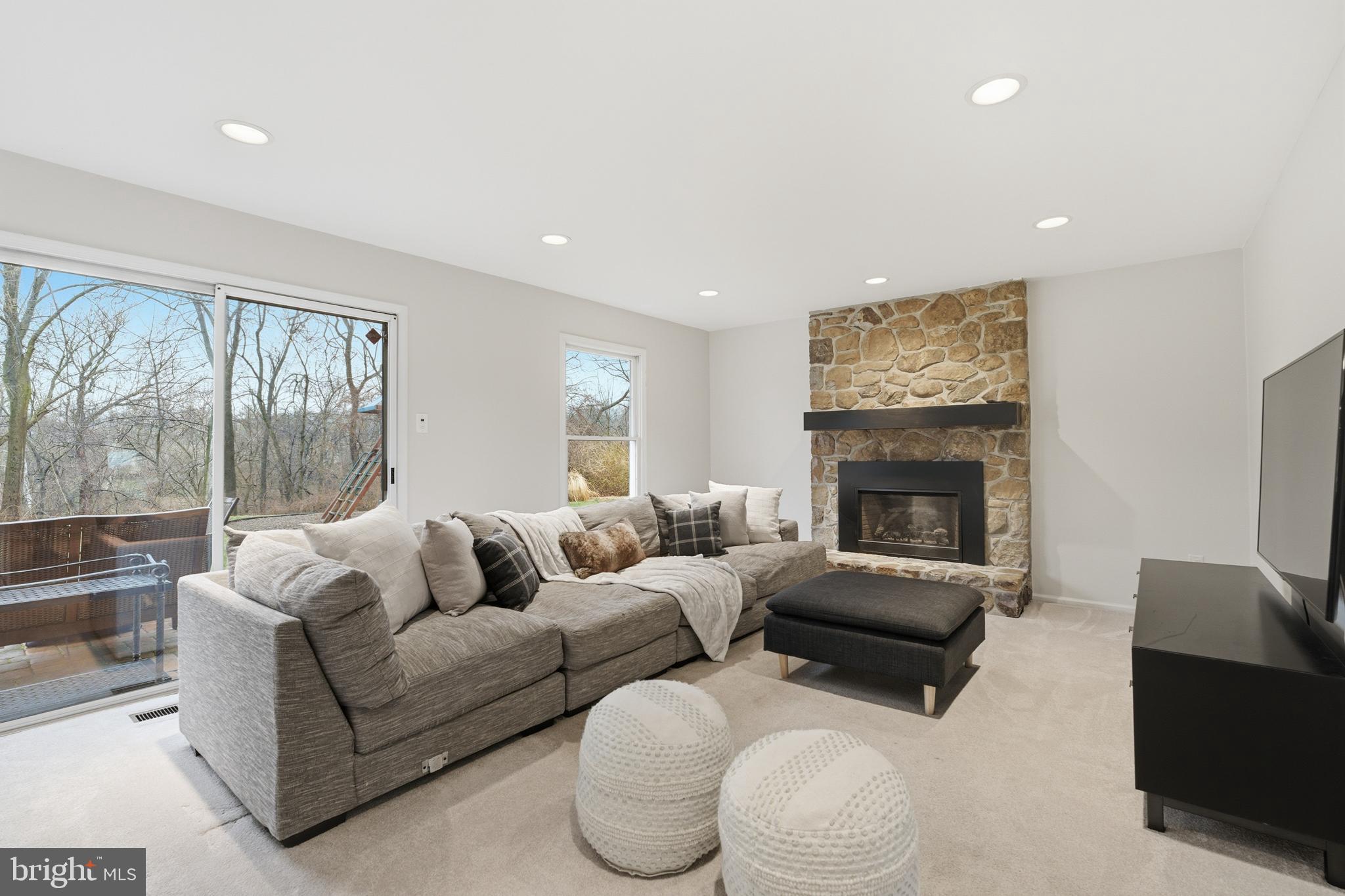 FOX FIELDS - Residential