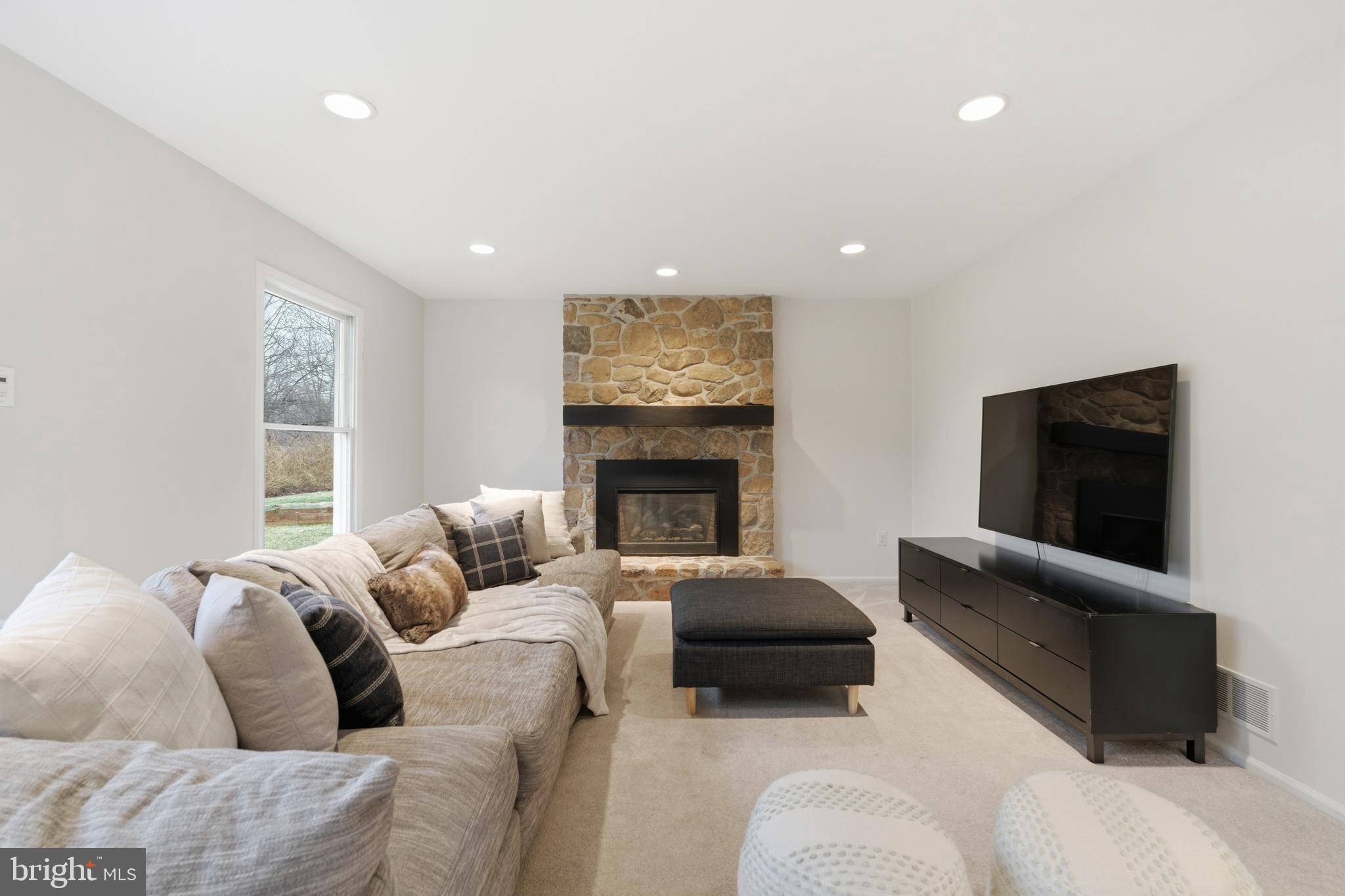 FOX FIELDS - Residential