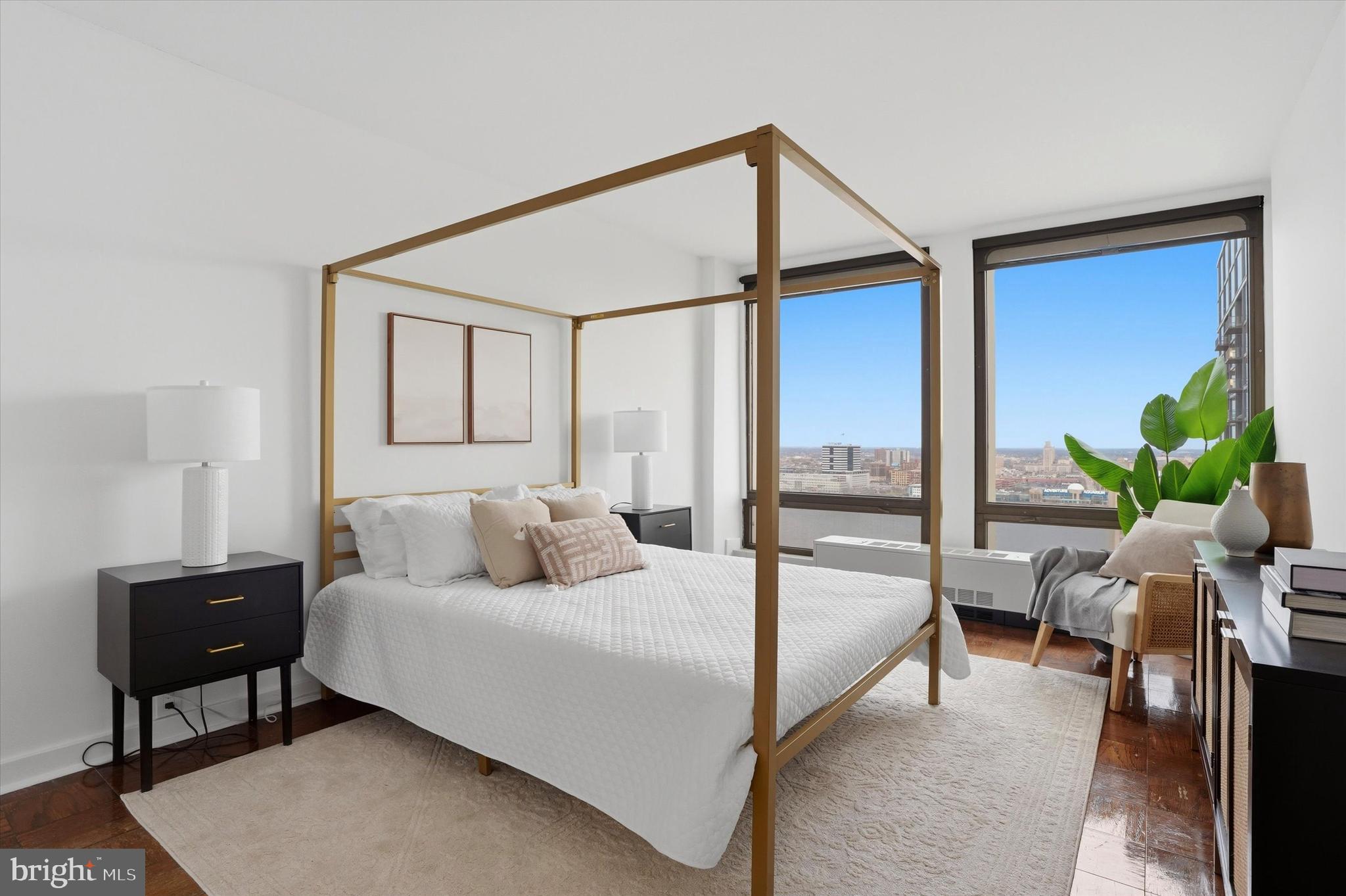 SOCIETY HILL - Residential