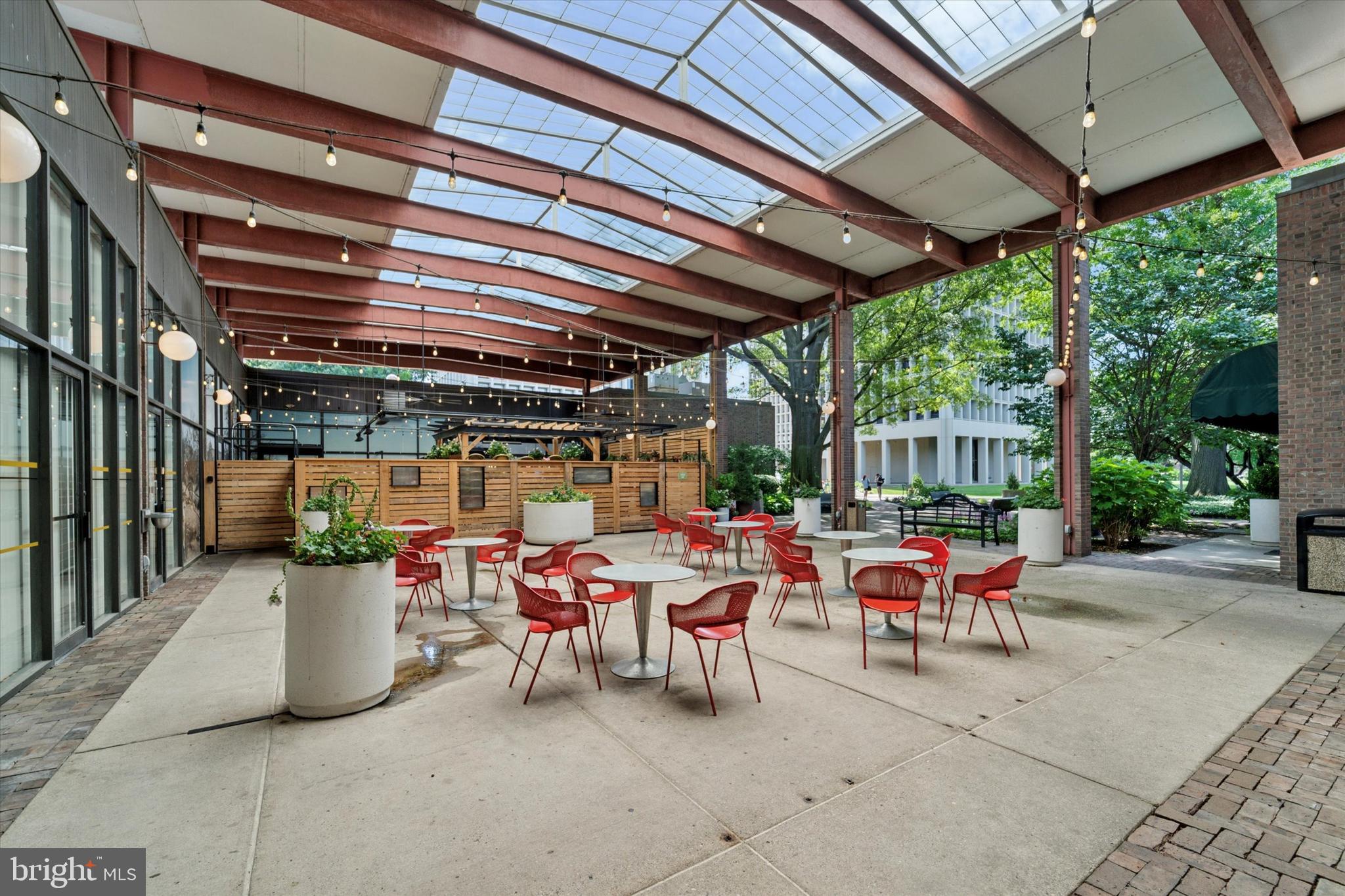 SOCIETY HILL - Residential