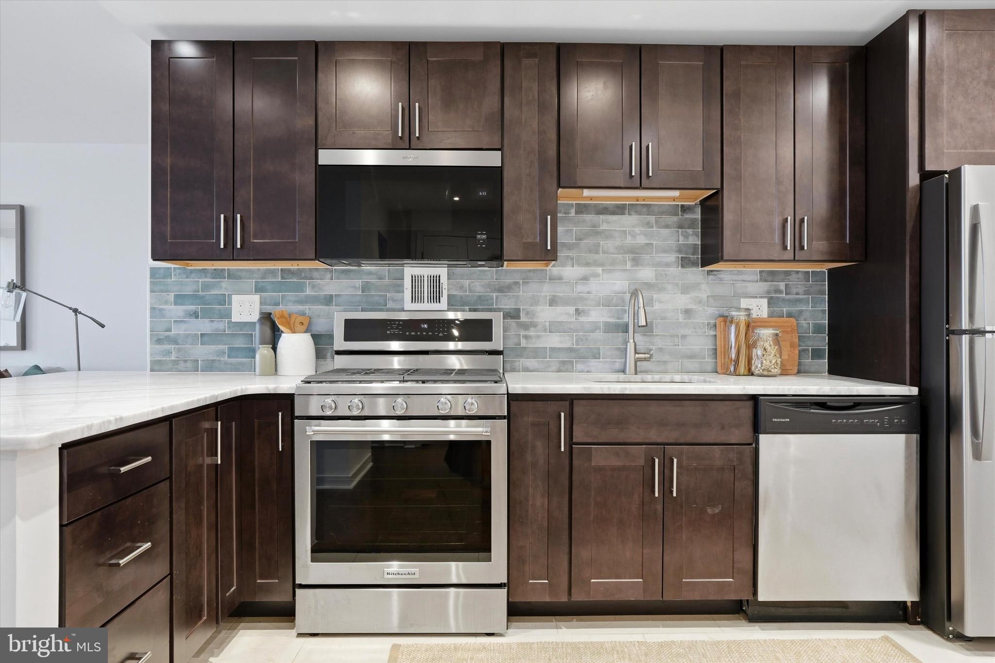 SOCIETY HILL - Residential