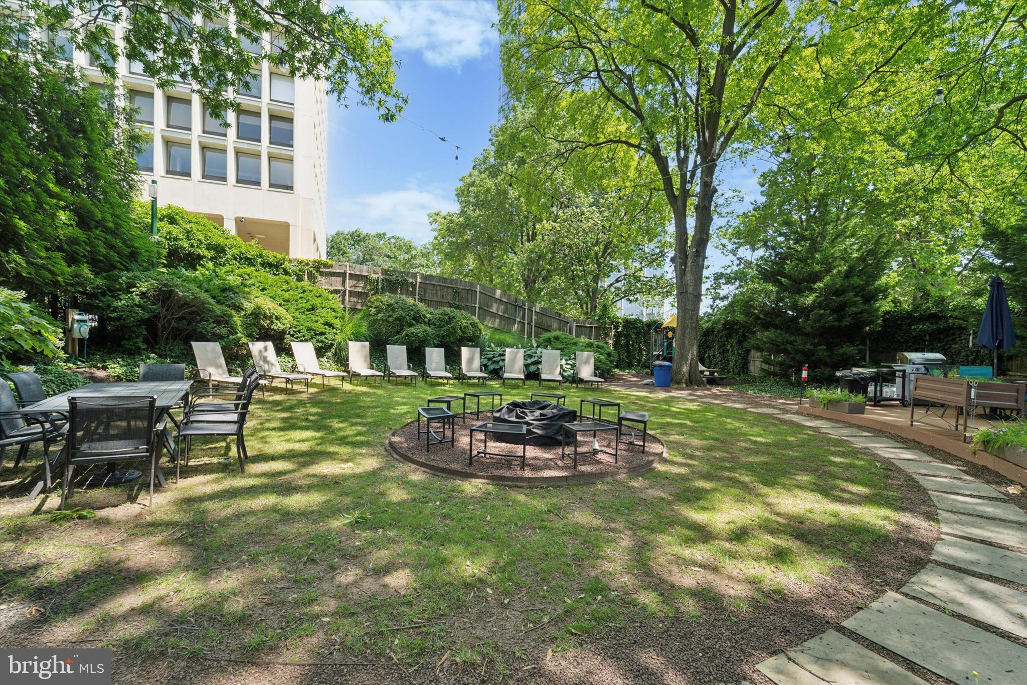 SOCIETY HILL - Residential