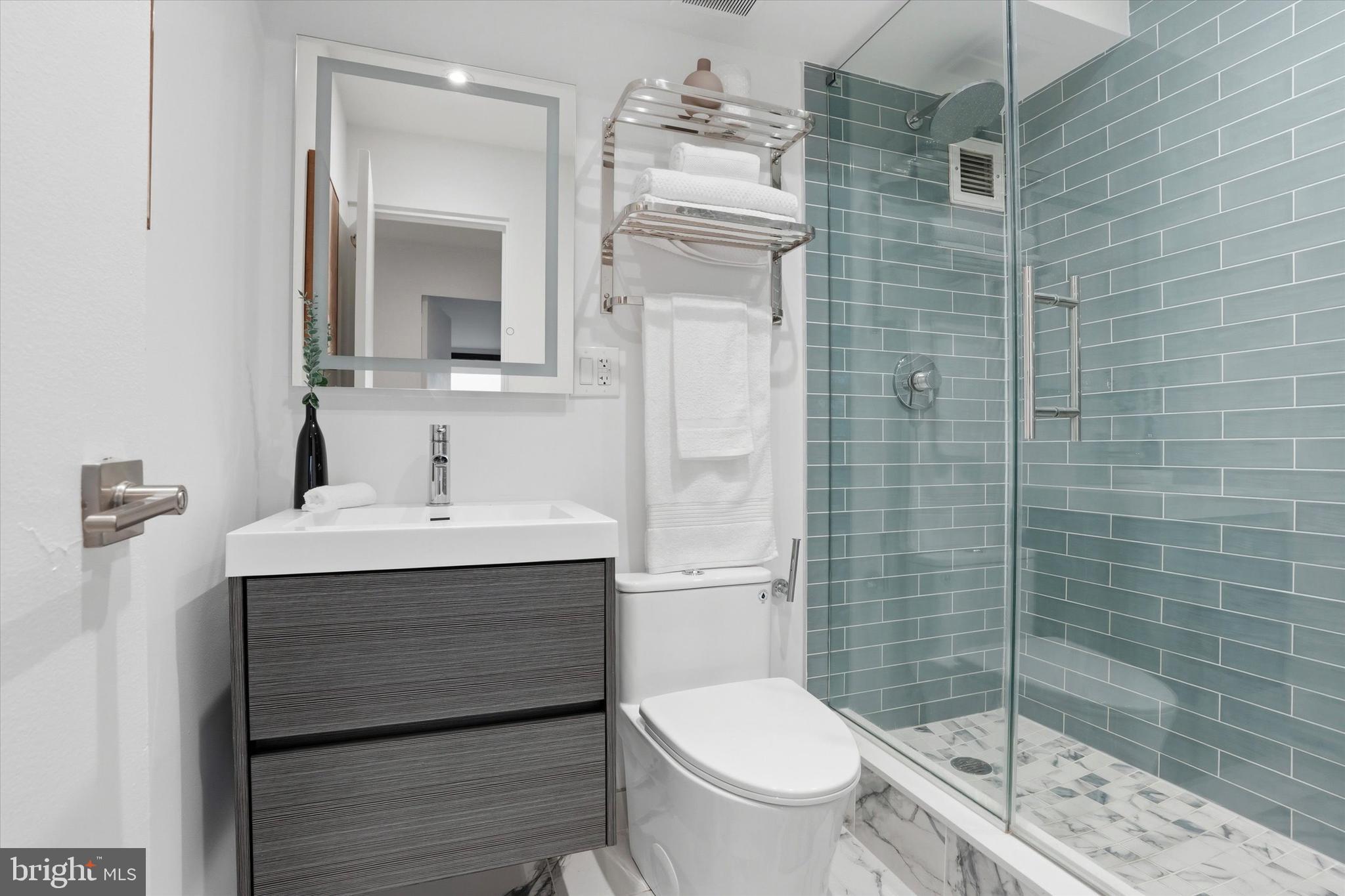 SOCIETY HILL - Residential