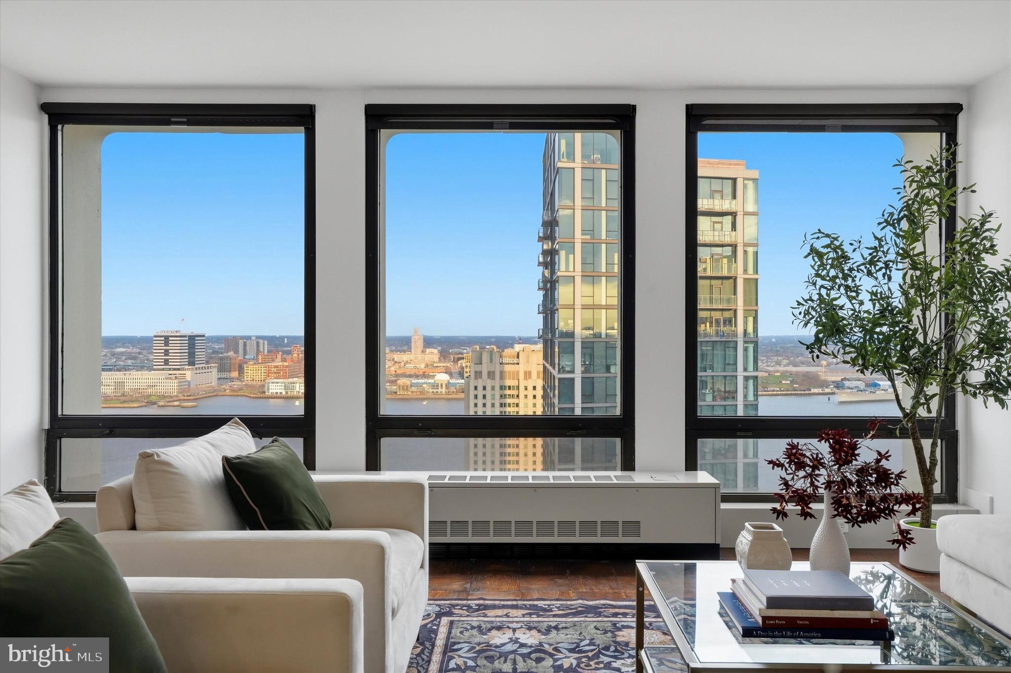 SOCIETY HILL - Residential