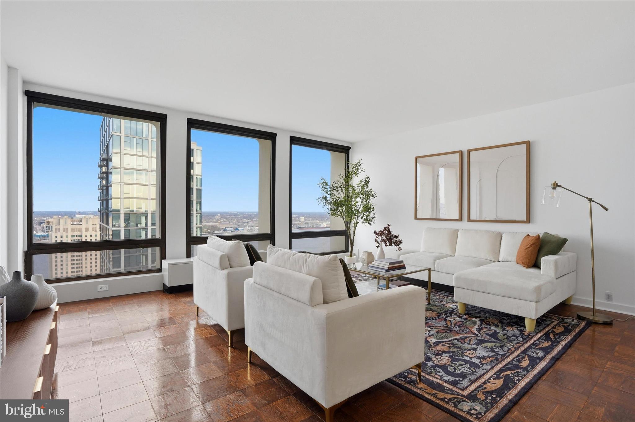 SOCIETY HILL - Residential