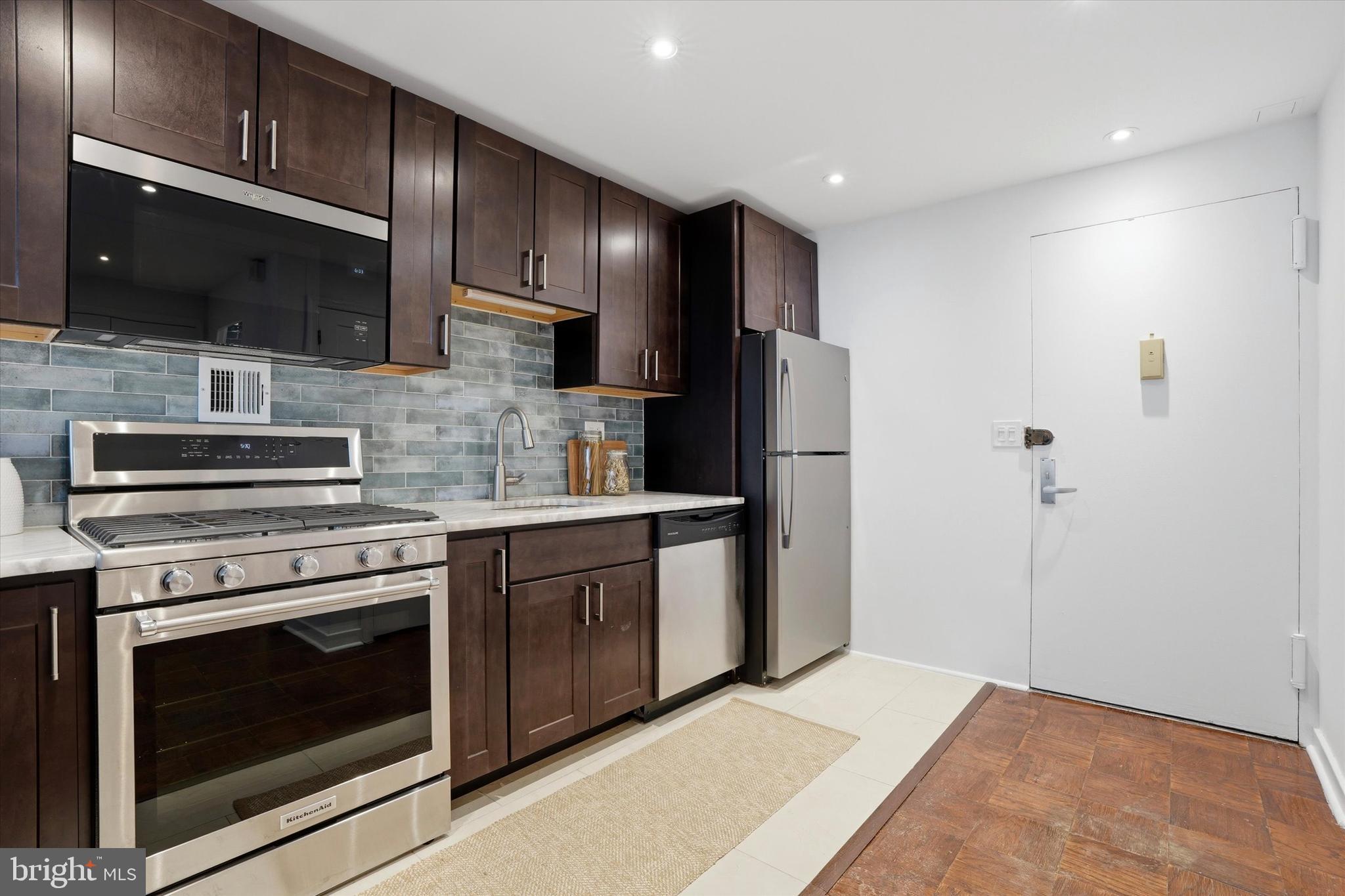 SOCIETY HILL - Residential