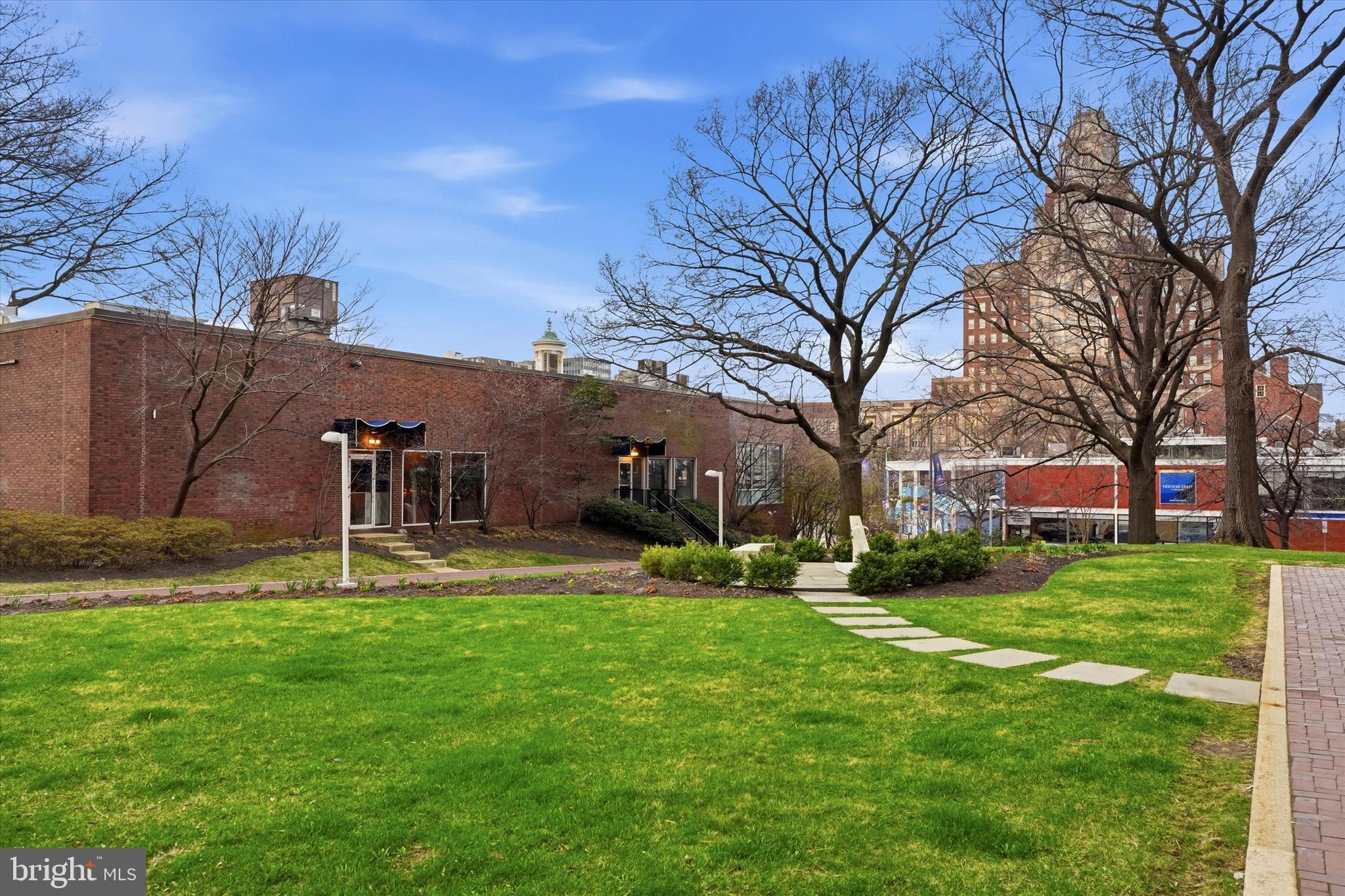 SOCIETY HILL - Residential