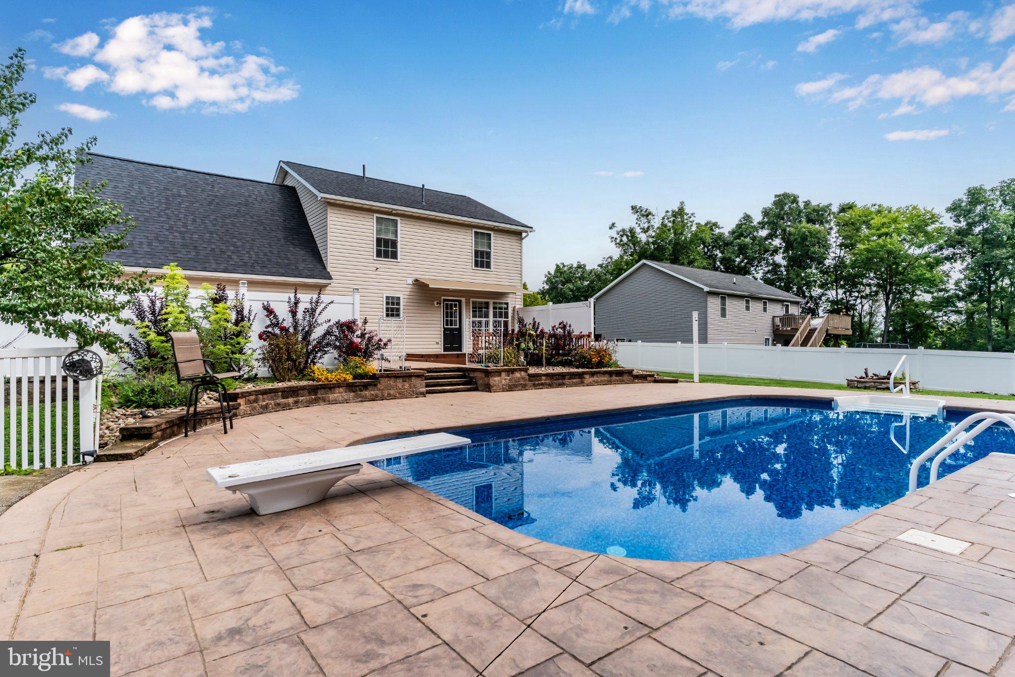 6 CAMELOT LANE