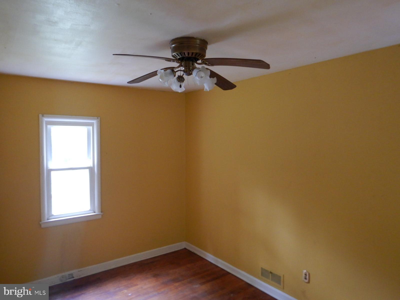 LAYTONSVILLE OUTSIDE - Residential