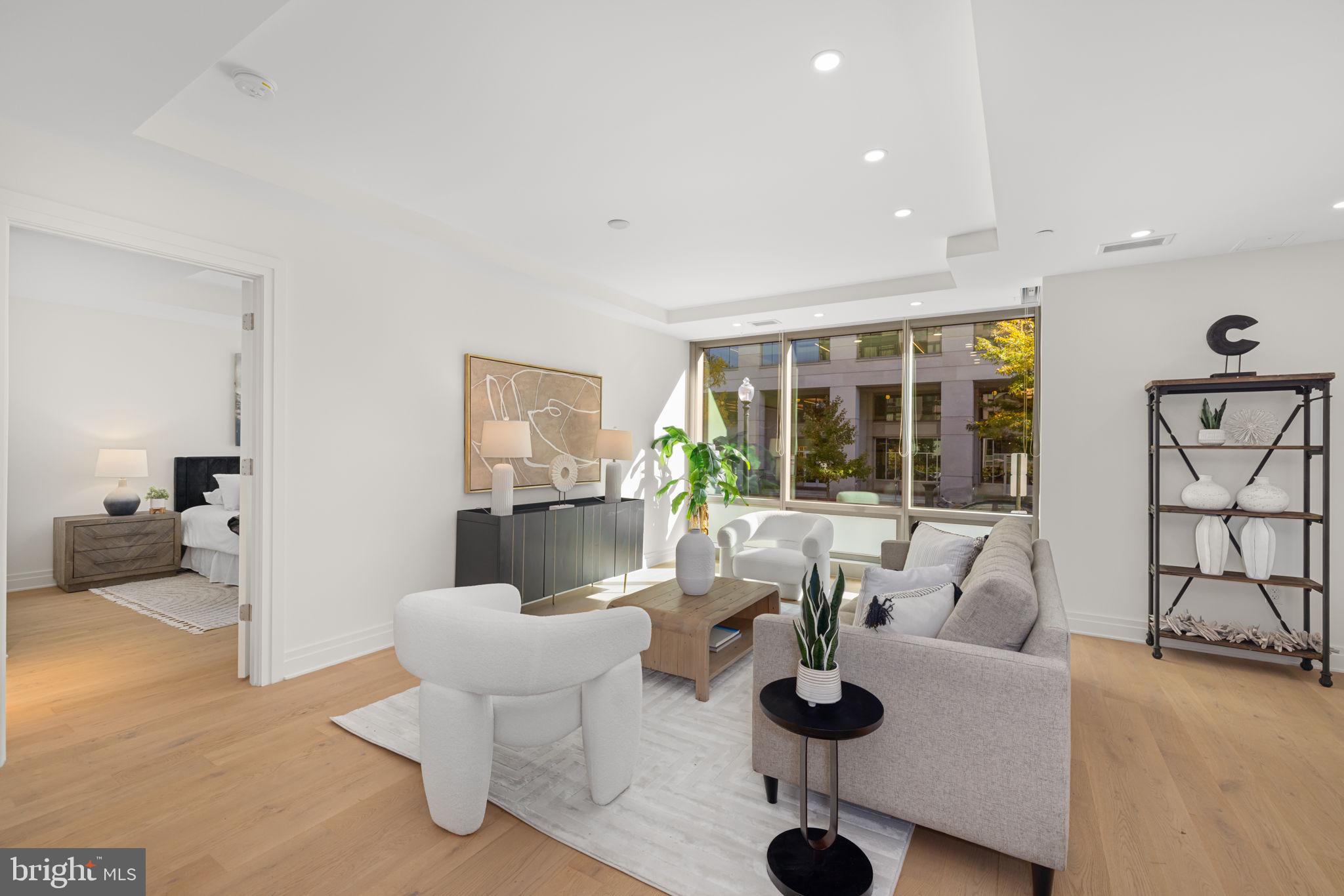 2501 M STREET NW T04