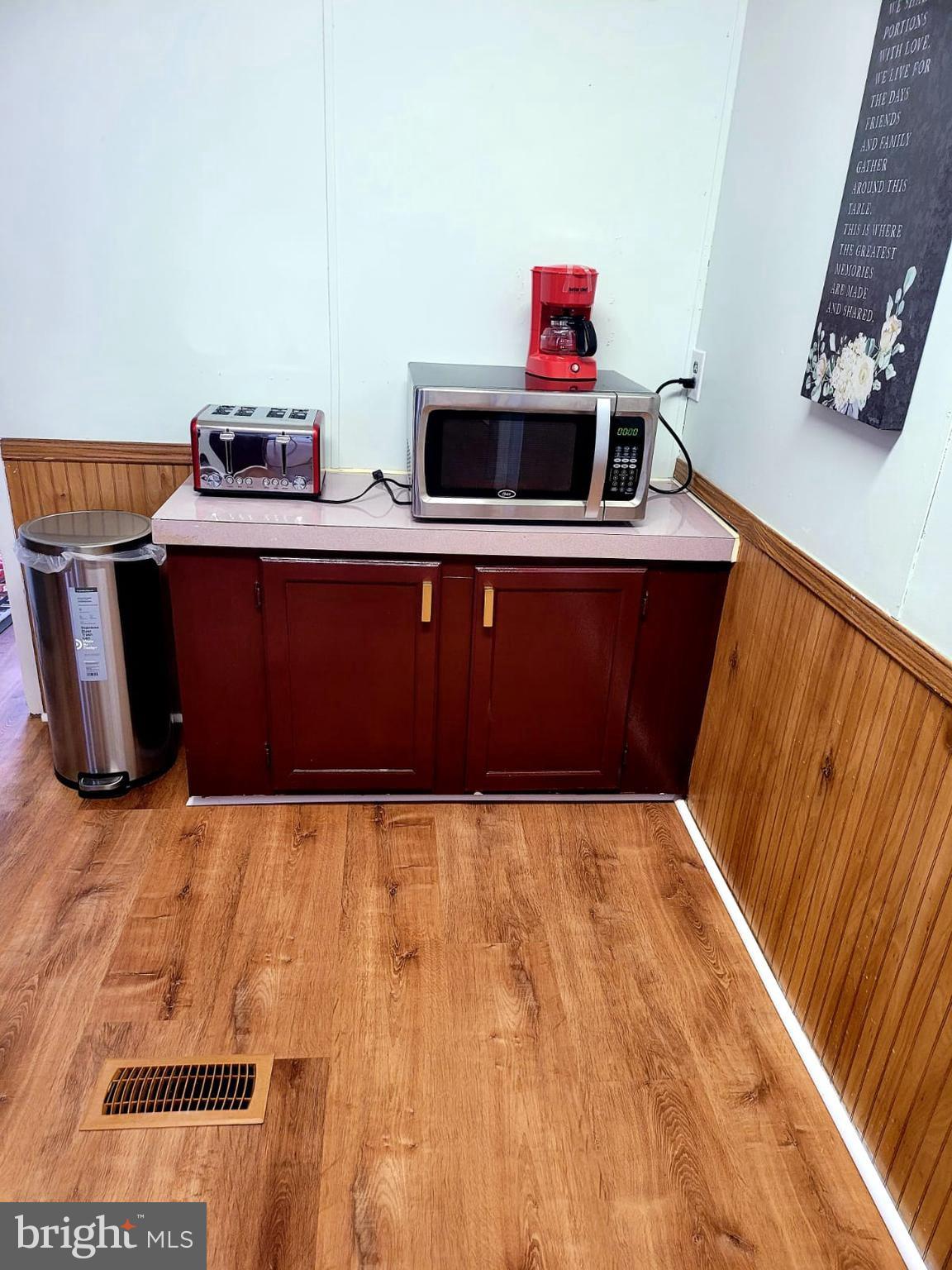 MIDWAY MOBILE VILLAGE - Residential