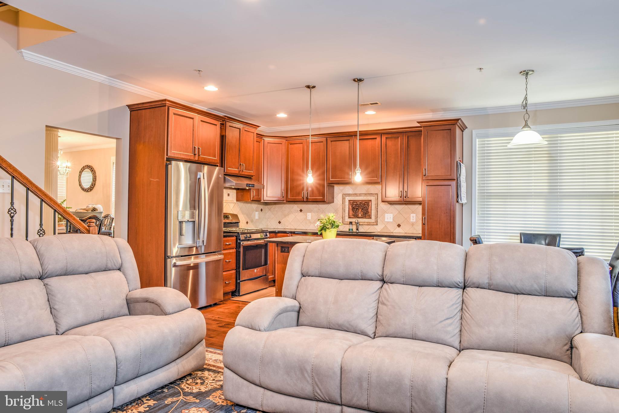 EMERALD WALK - Residential