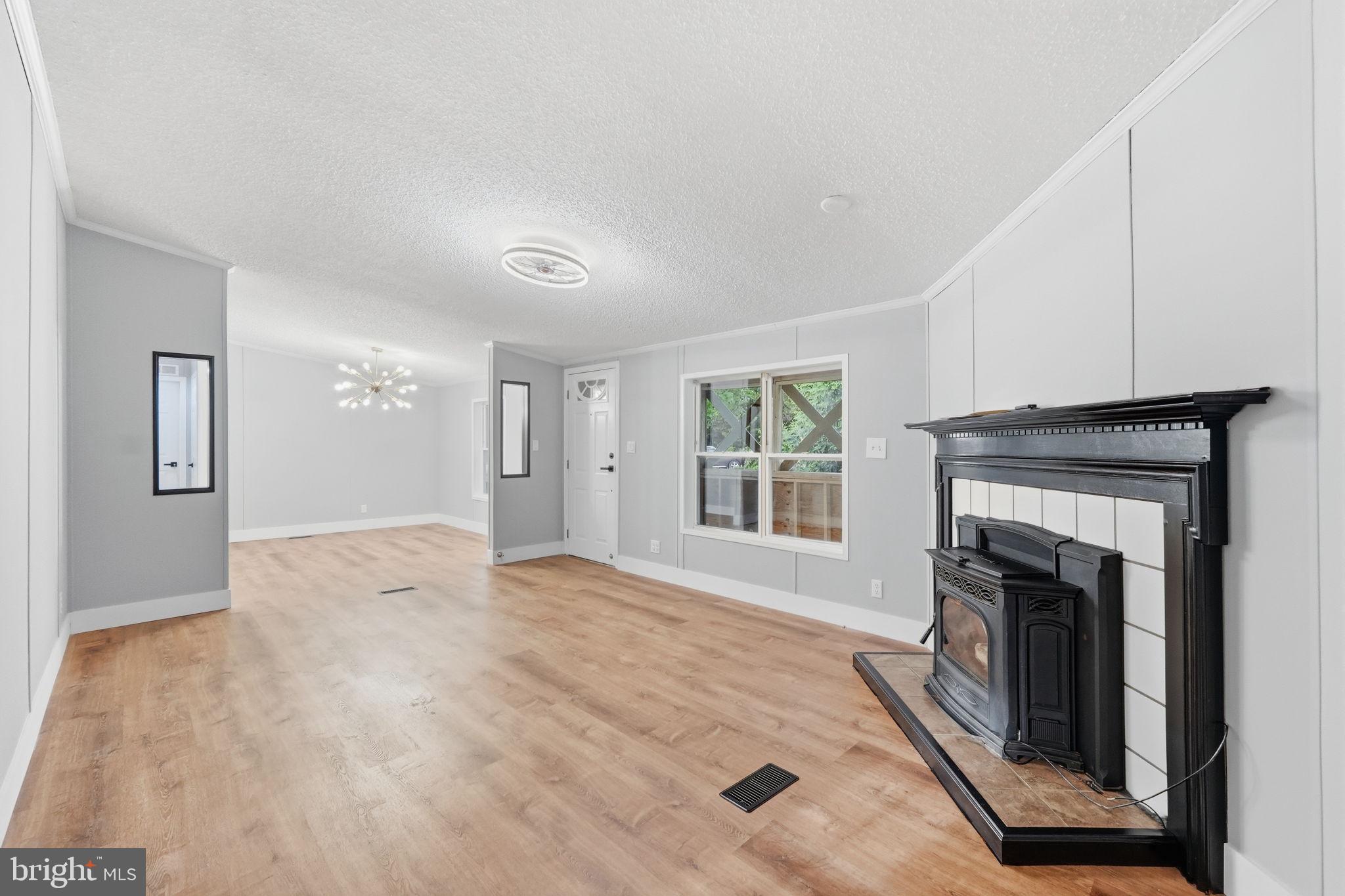BOONES ESTATES - Residential
