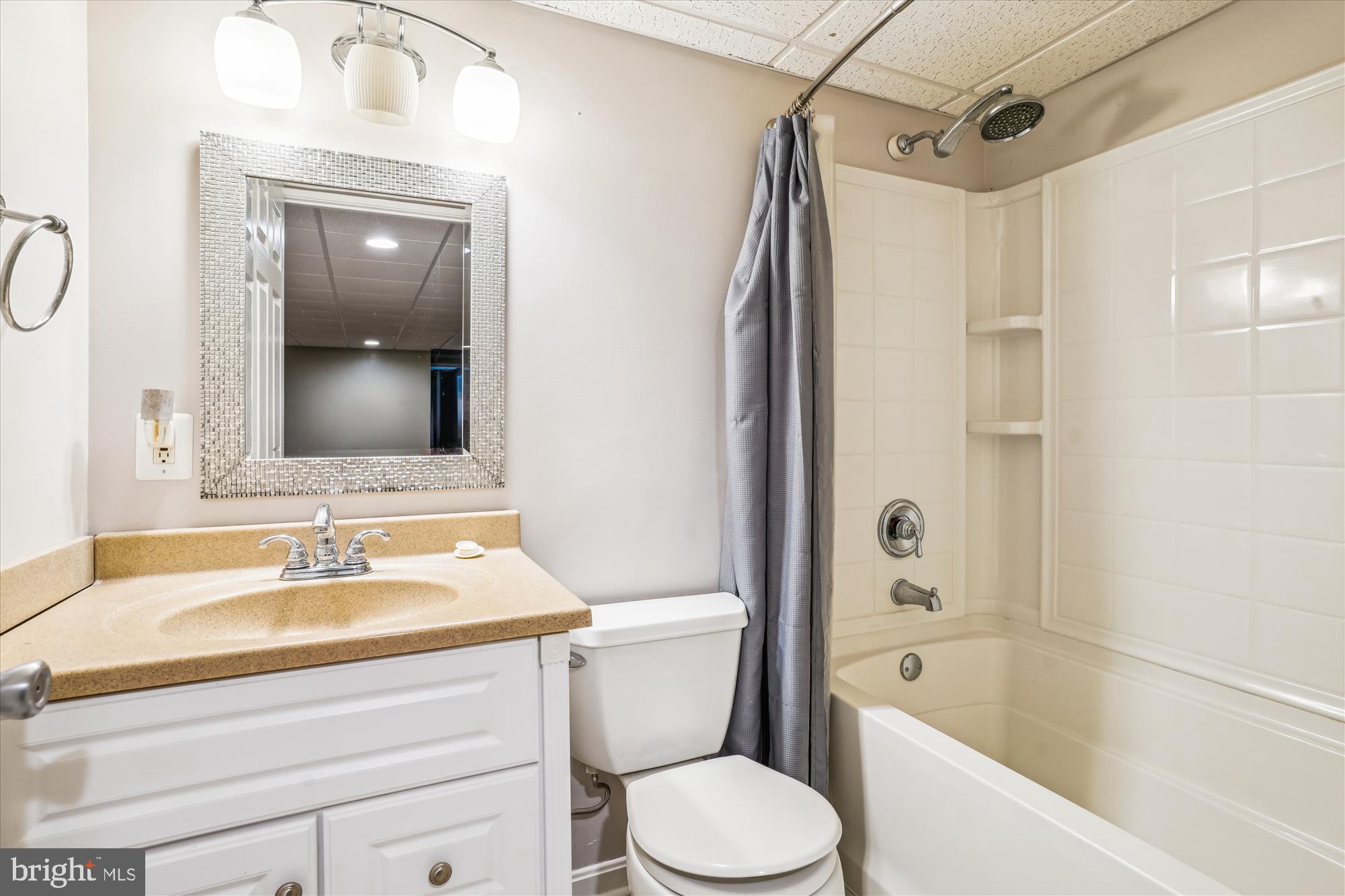 DRUM POINT - Residential