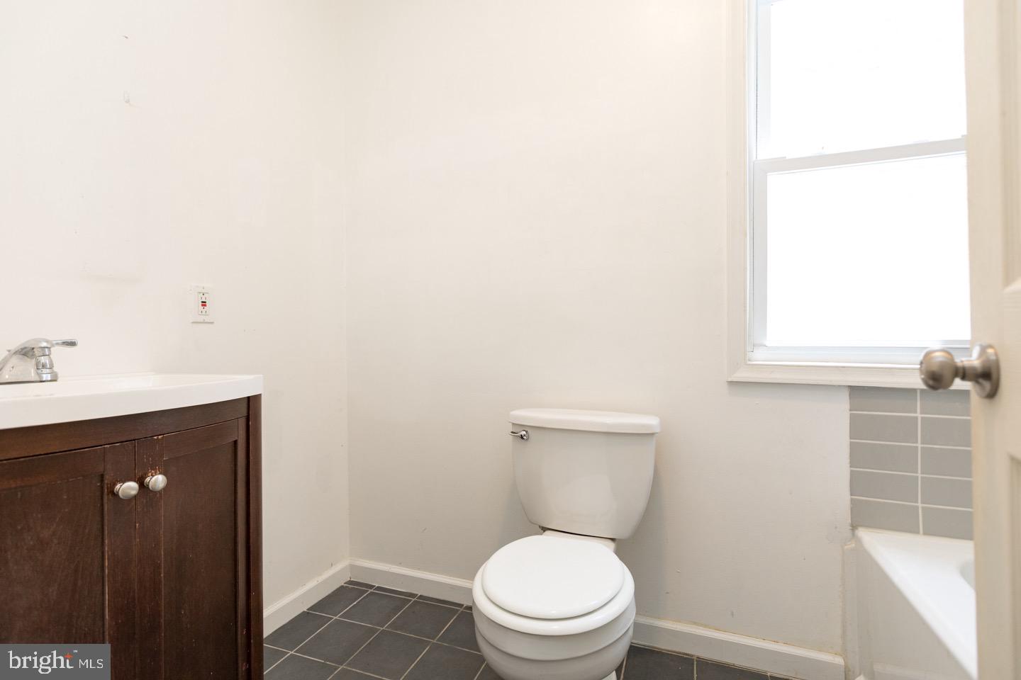POINT BREEZE - Residential Lease