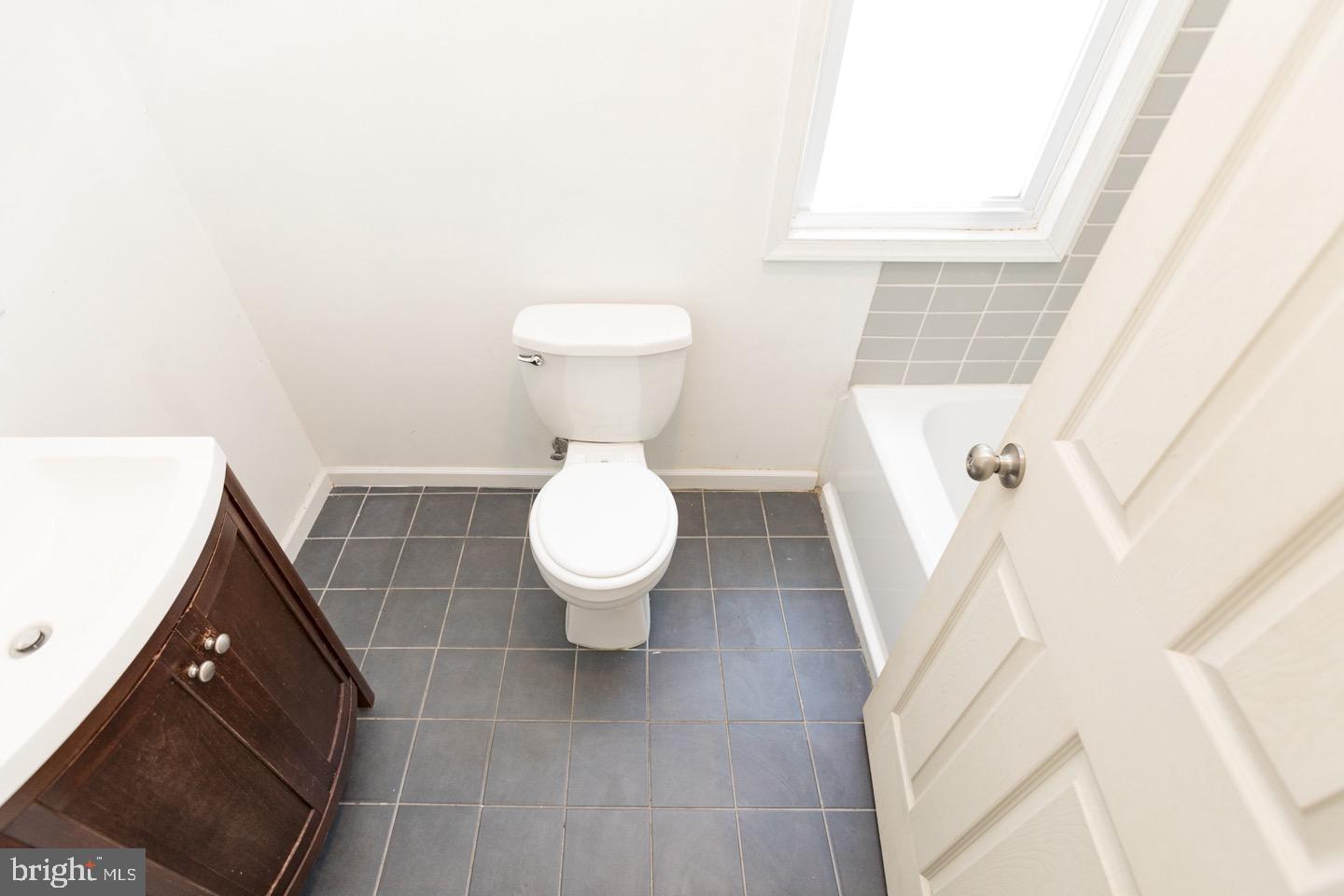 POINT BREEZE - Residential Lease