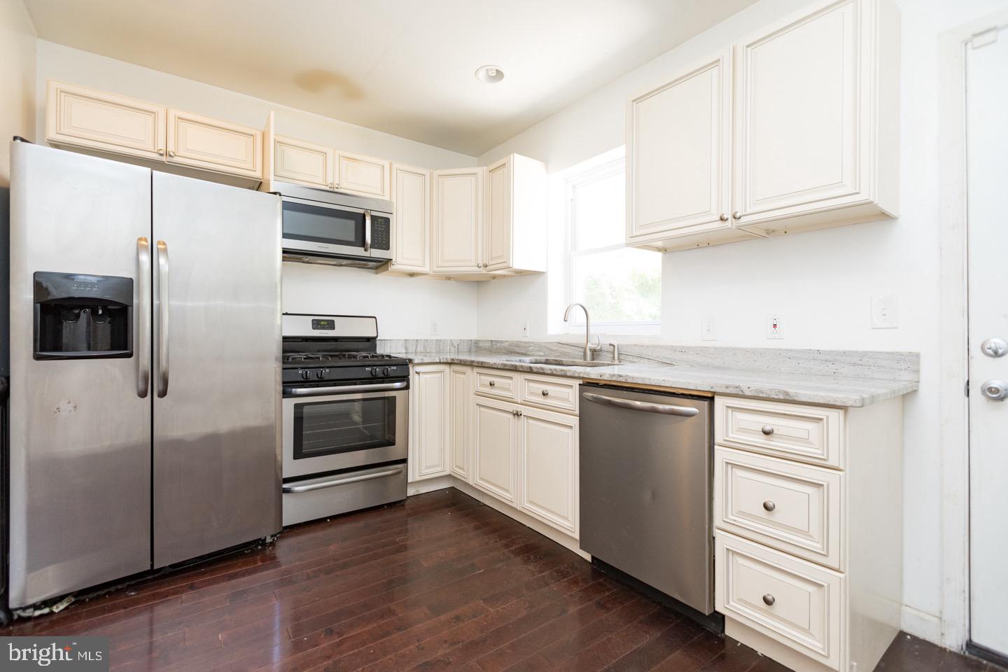 POINT BREEZE - Residential Lease