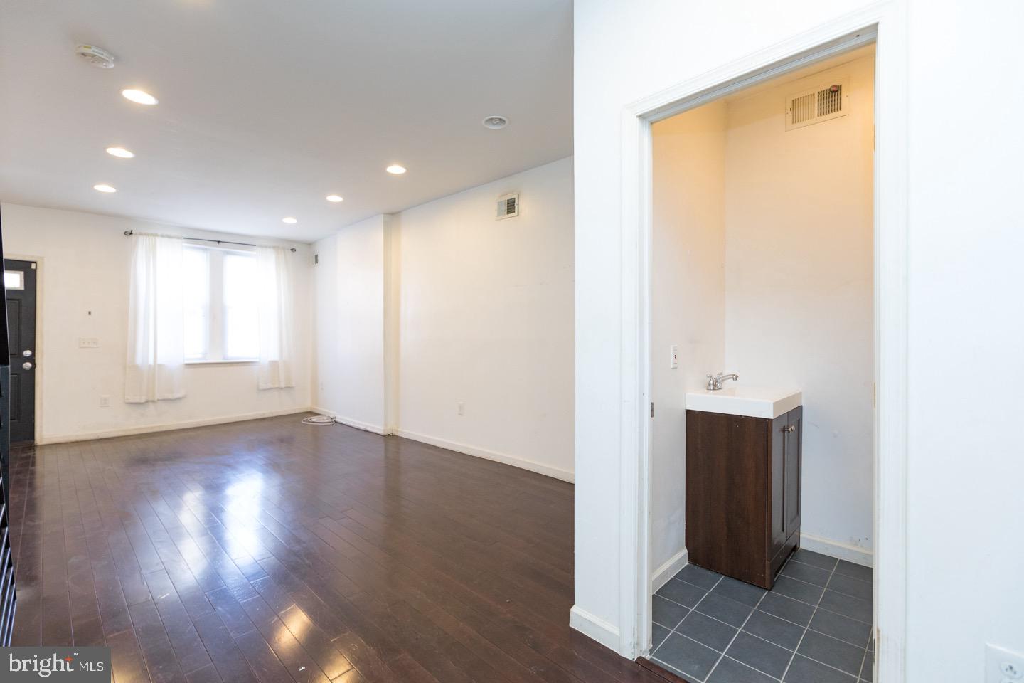 POINT BREEZE - Residential Lease