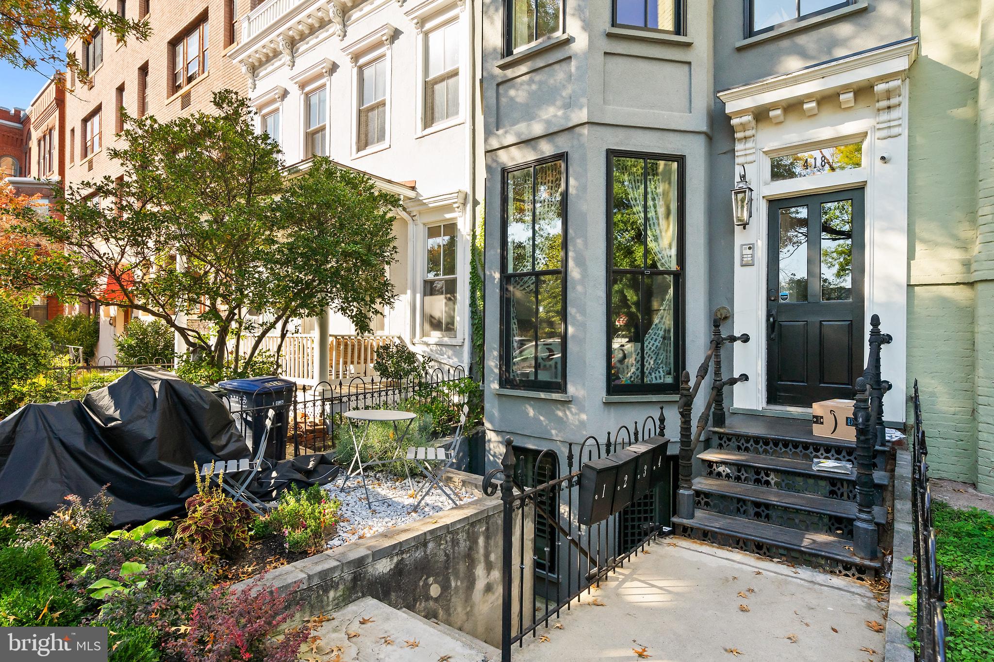 418 SEWARD SQUARE SE 2