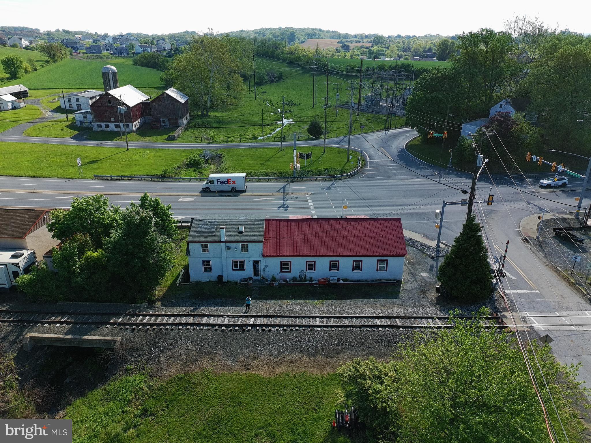 5806 POTTSVILLE PIKE