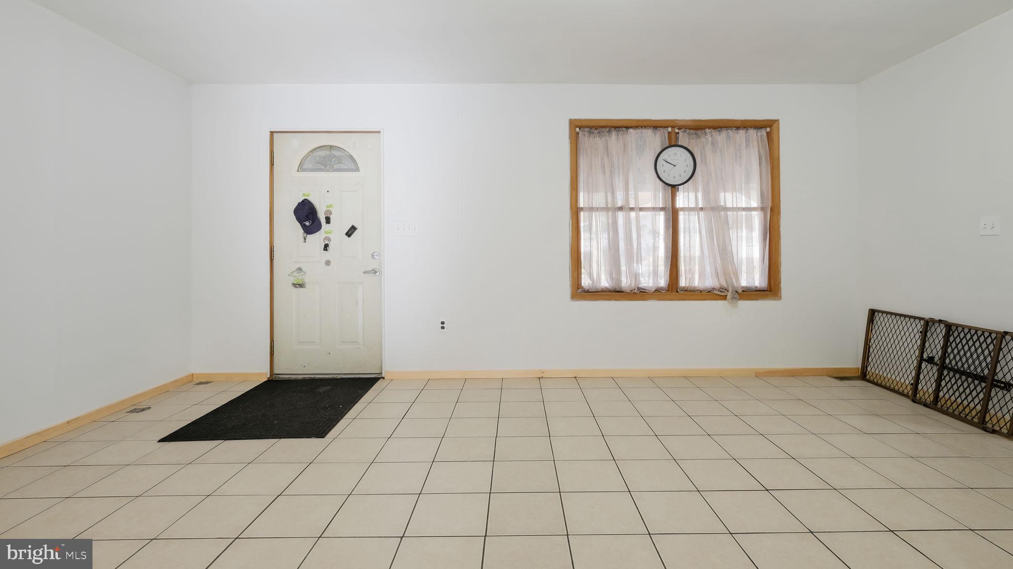 2943 E WALNUT STREET