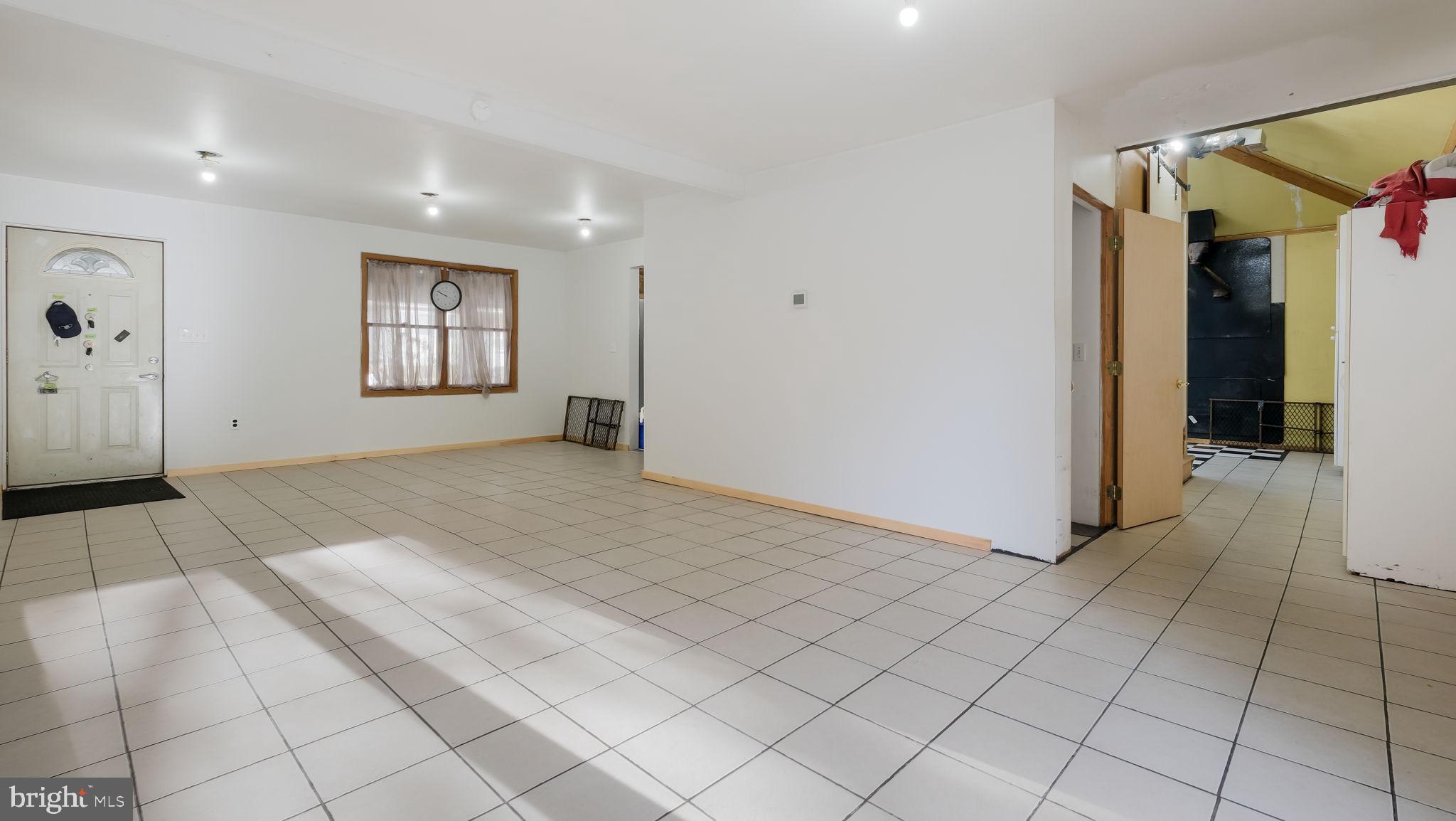 2943 E WALNUT STREET