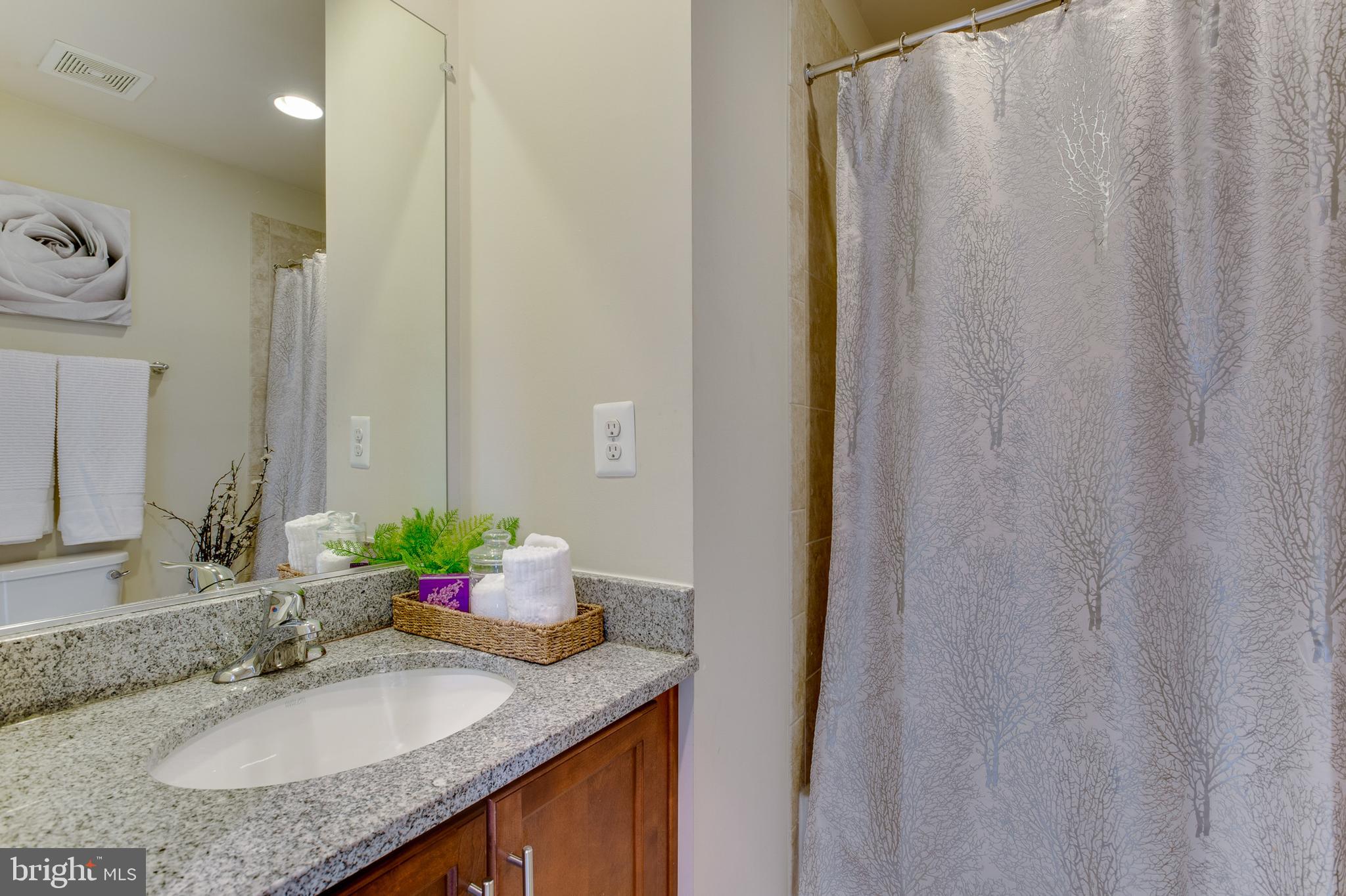 EYA ARTS DISTRICT - Residential