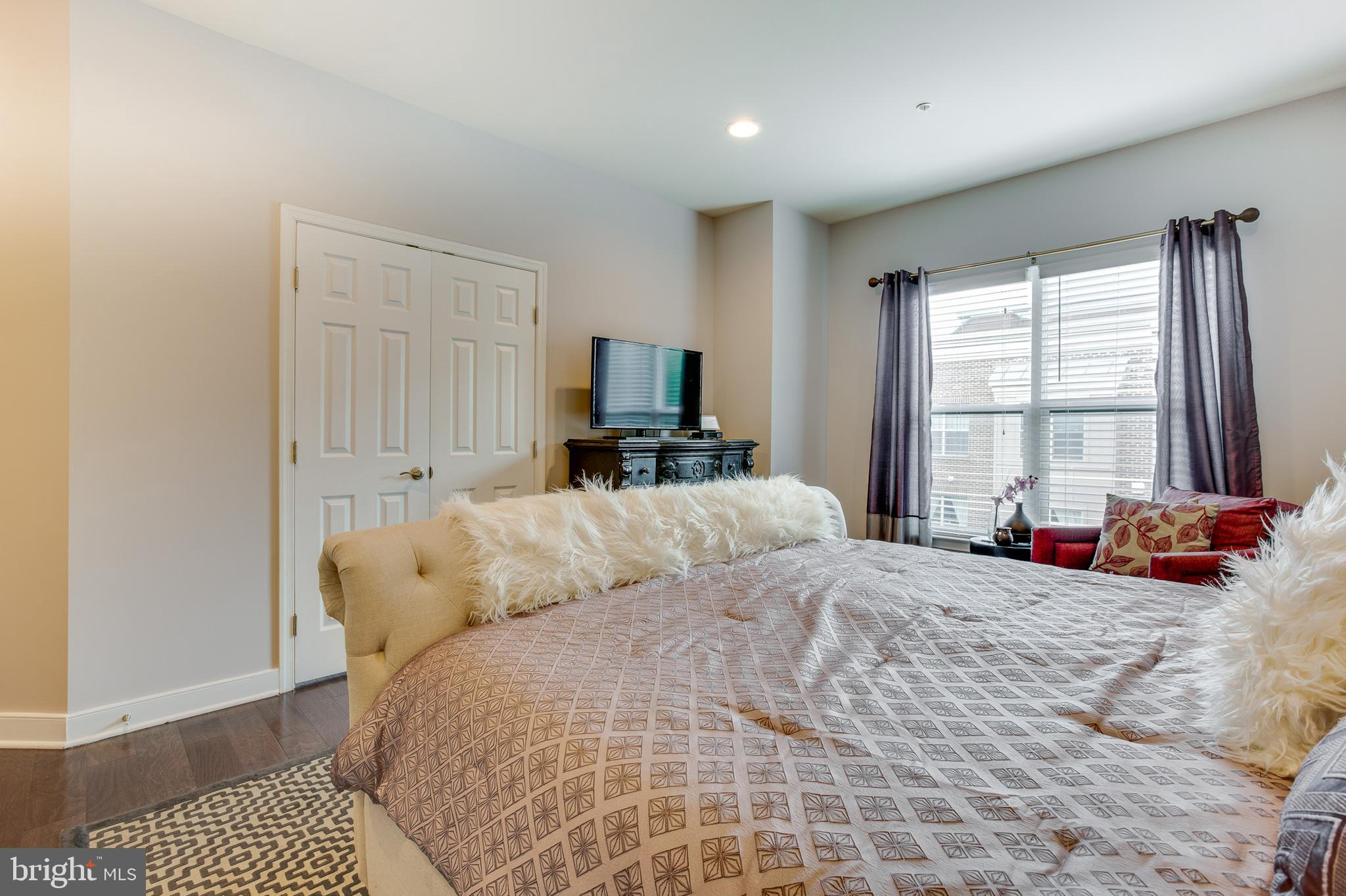 EYA ARTS DISTRICT - Residential