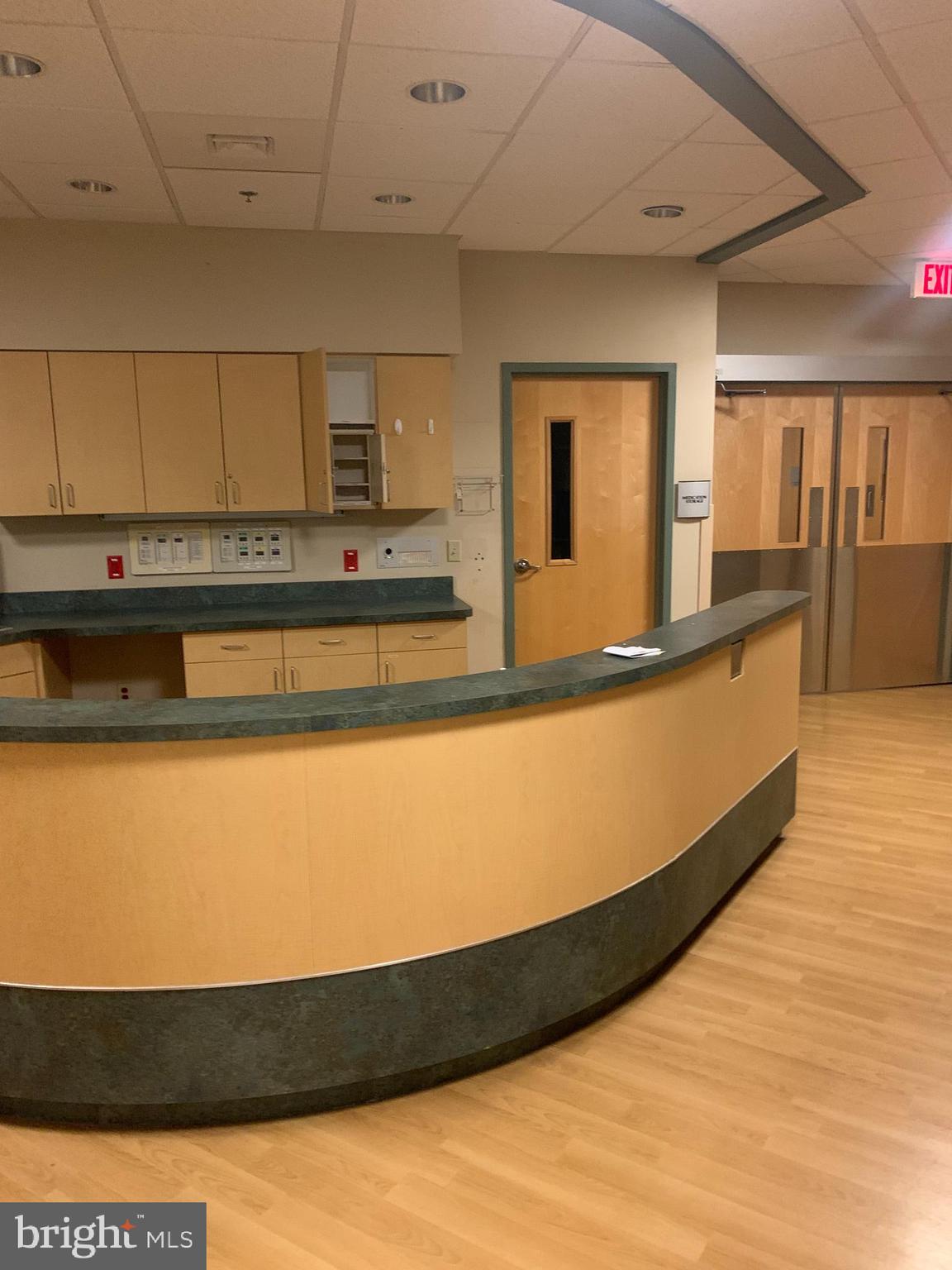 LANCASTER - Commercial Lease