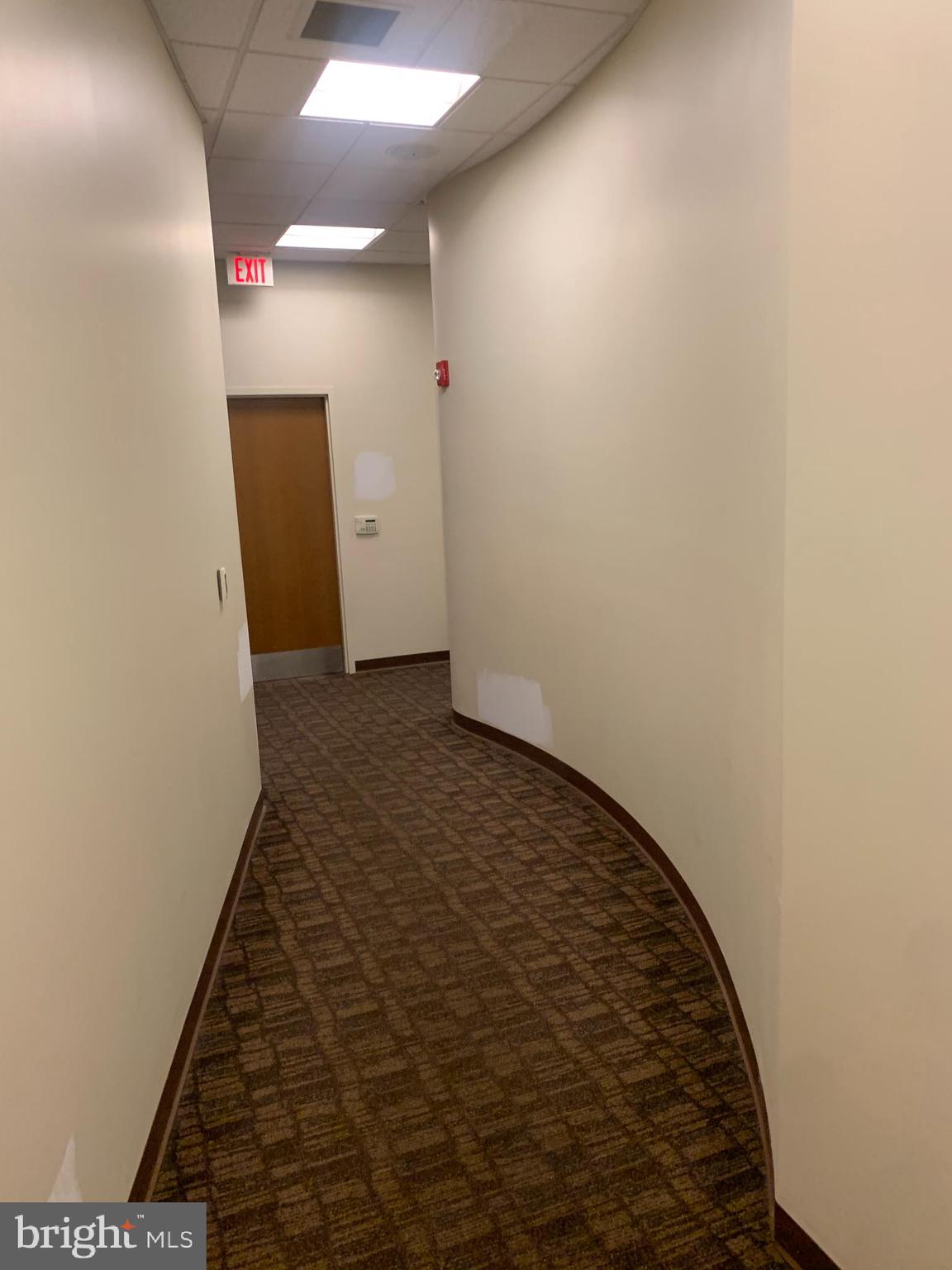 LANCASTER - Commercial Lease