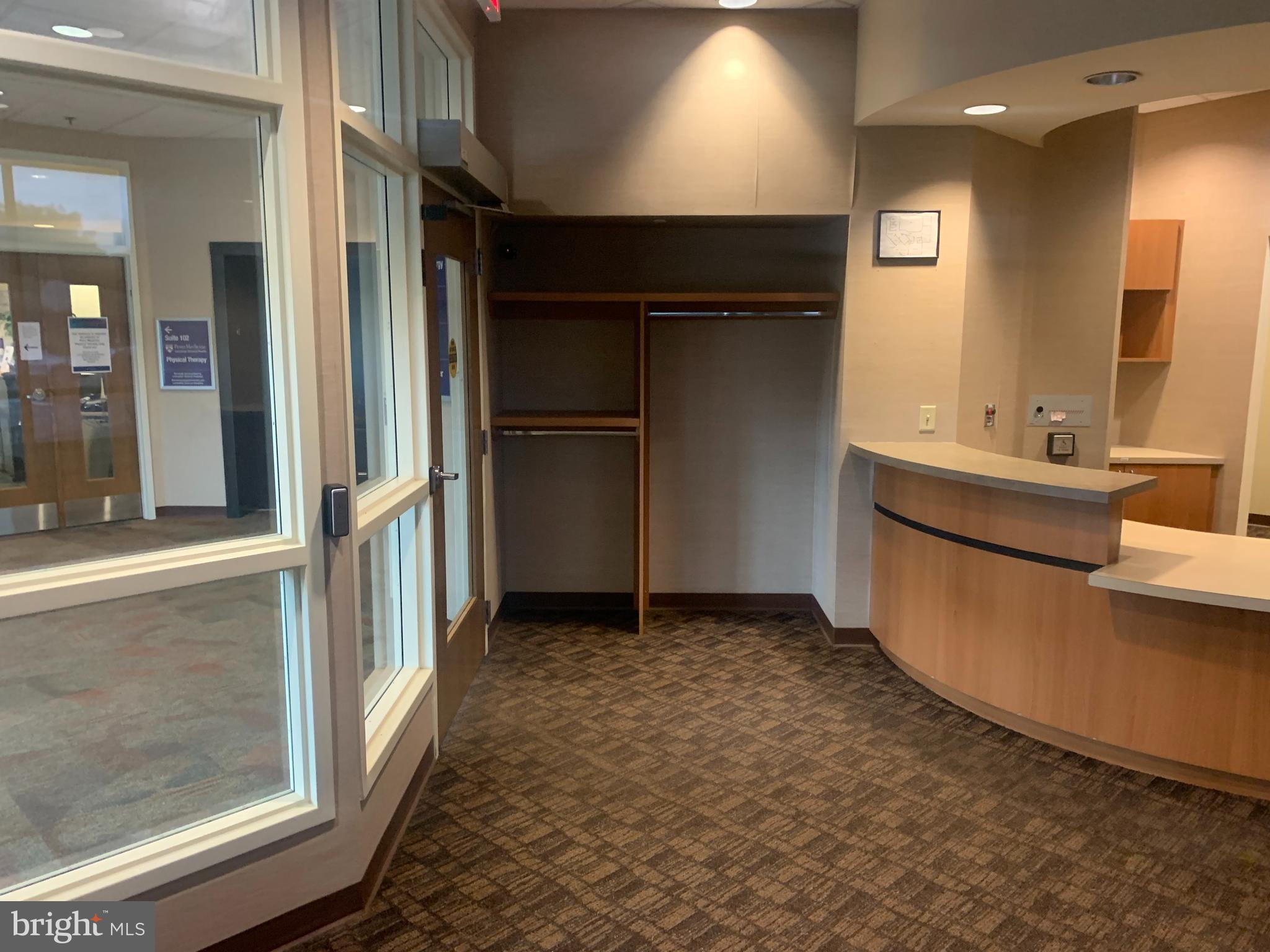 LANCASTER - Commercial Lease