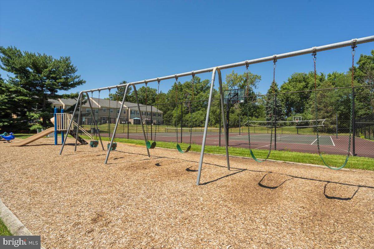 OXFORD OF BLUE BELL - Residential