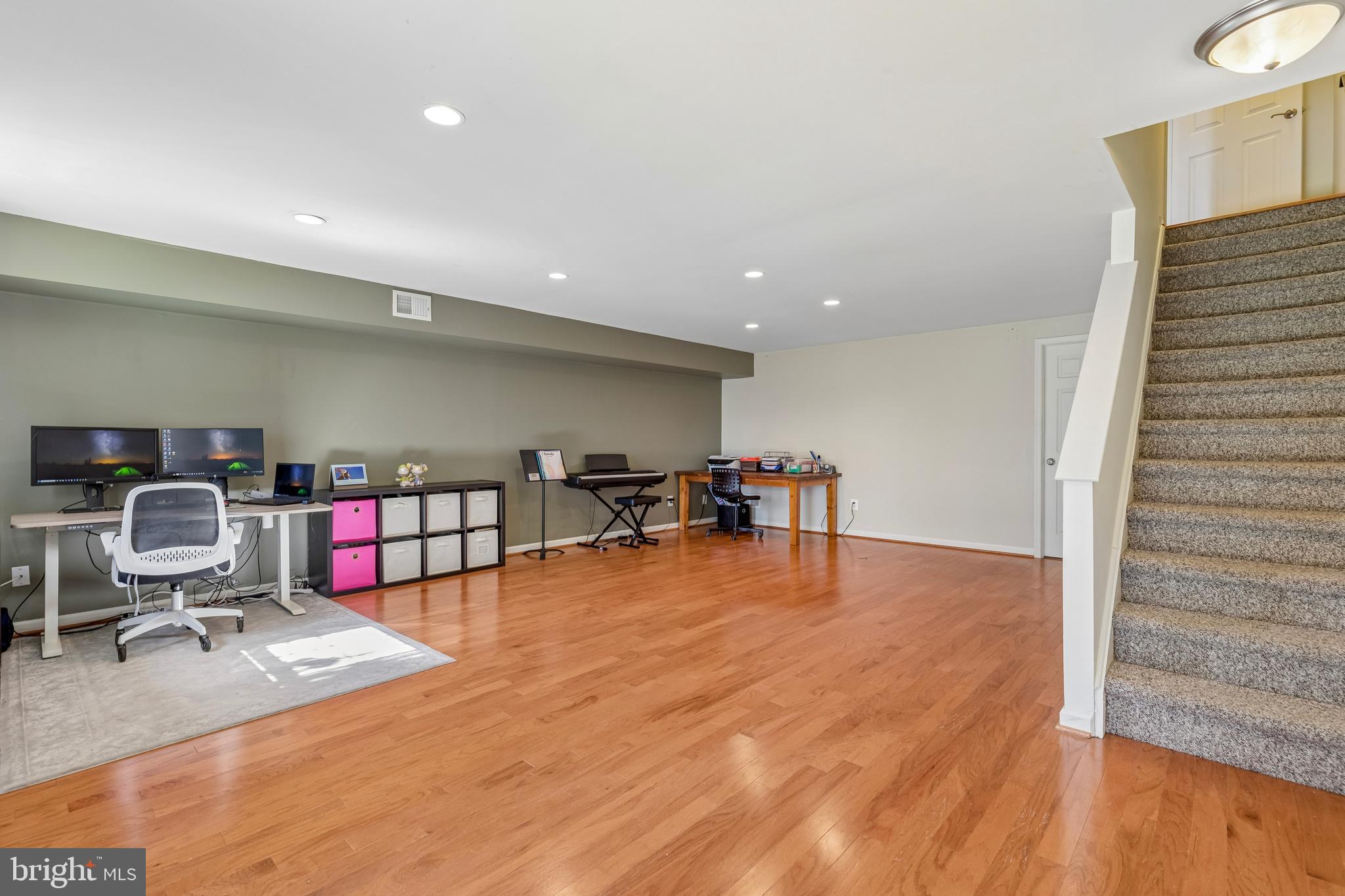 OXFORD OF BLUE BELL - Residential