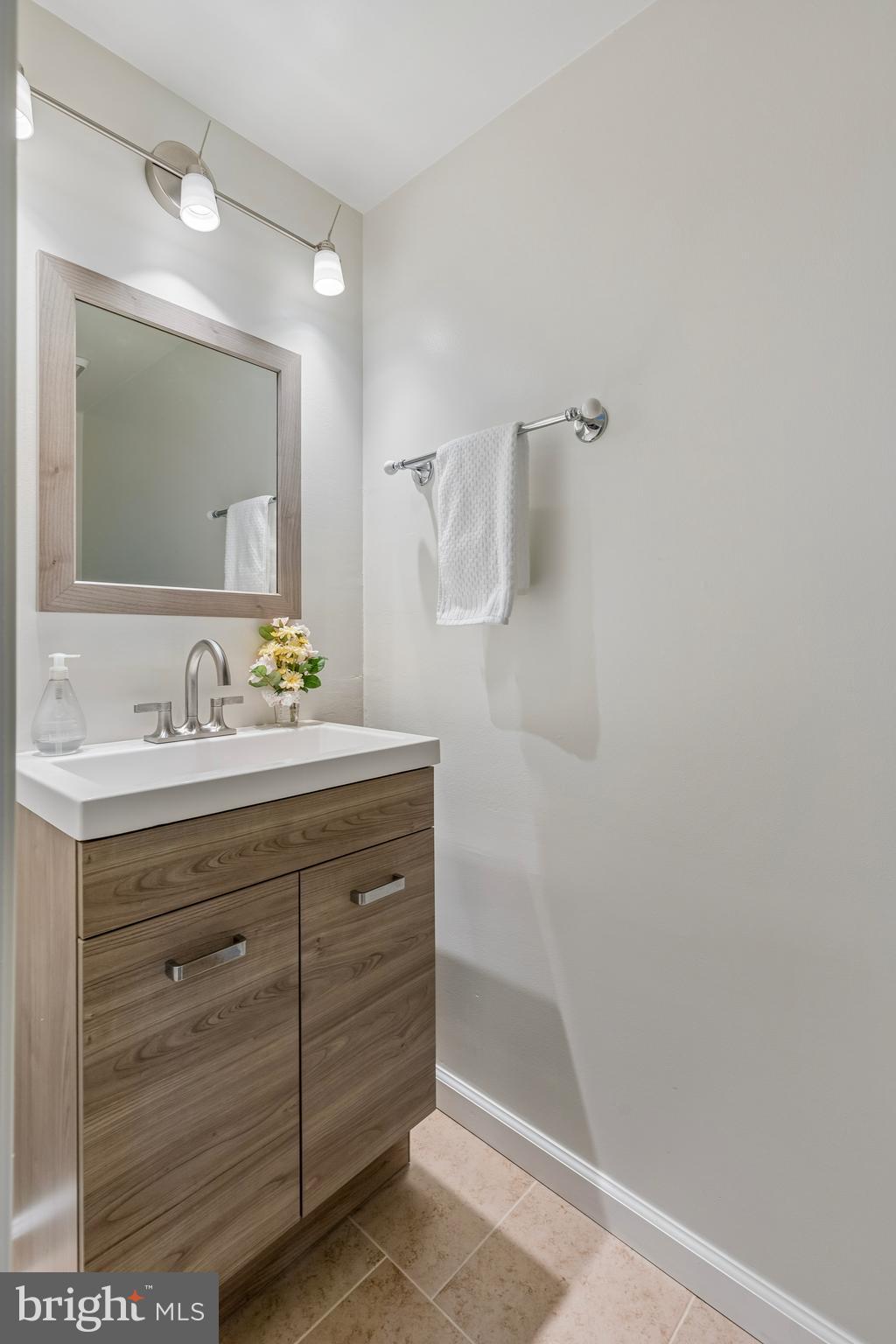 OXFORD OF BLUE BELL - Residential