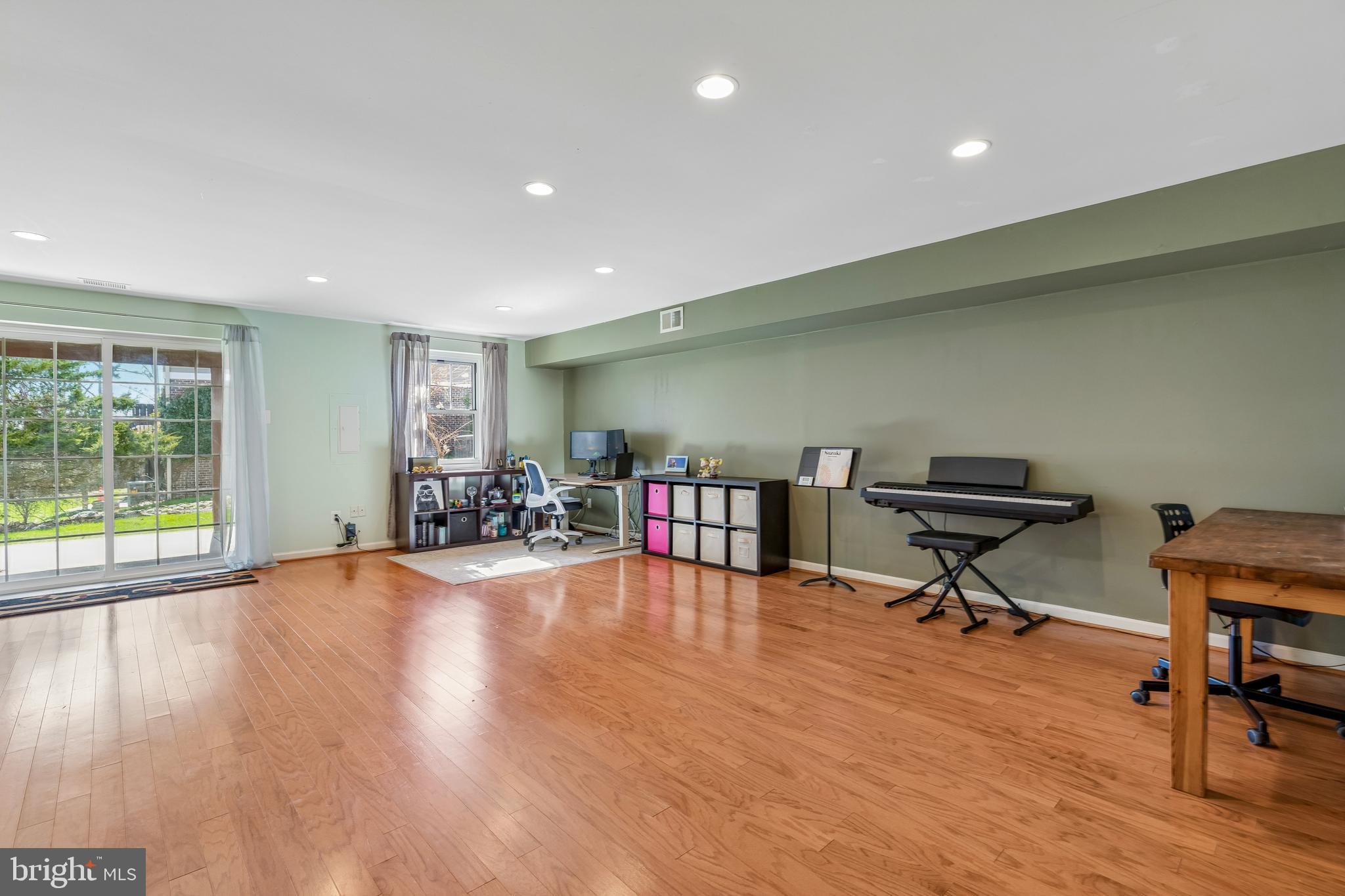 OXFORD OF BLUE BELL - Residential