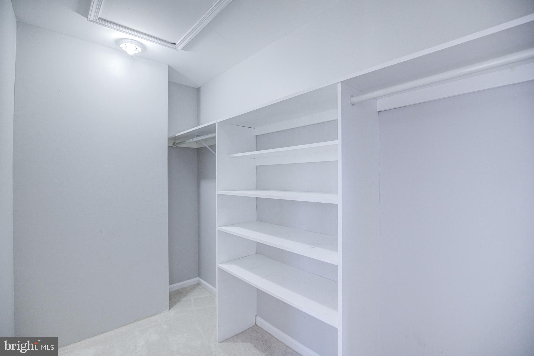 BLOOMS CROSSING - Residential