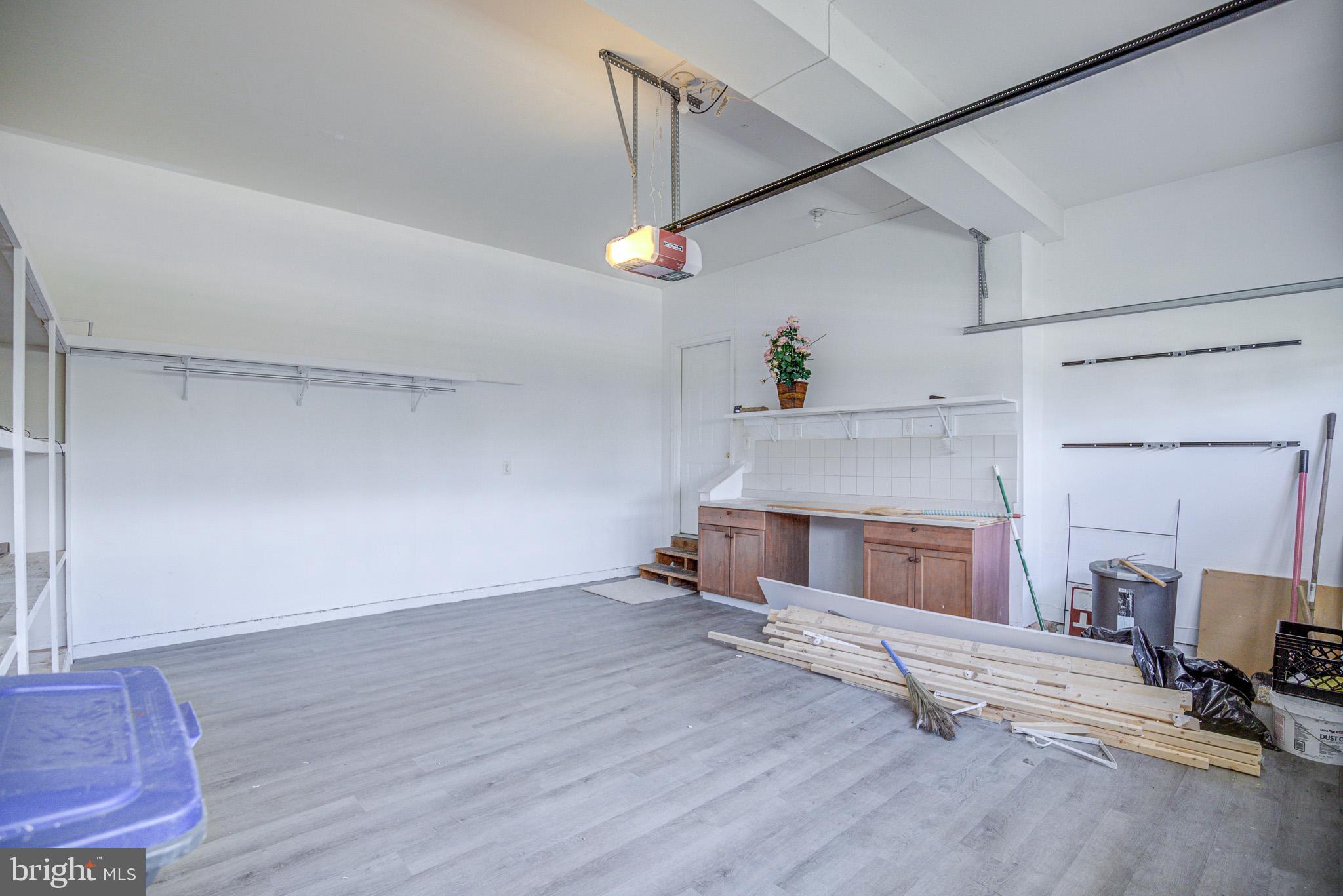 BLOOMS CROSSING - Residential