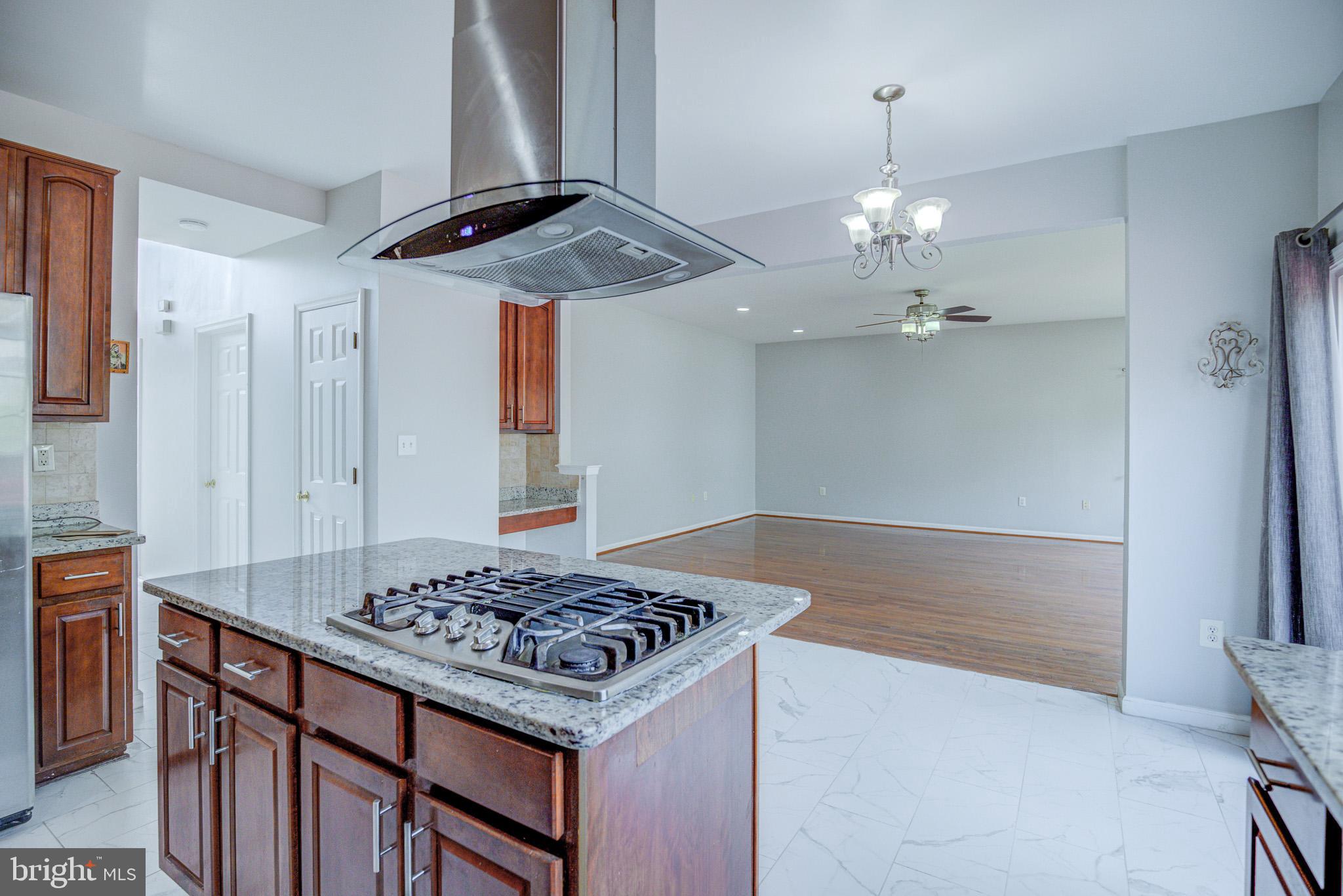 BLOOMS CROSSING - Residential