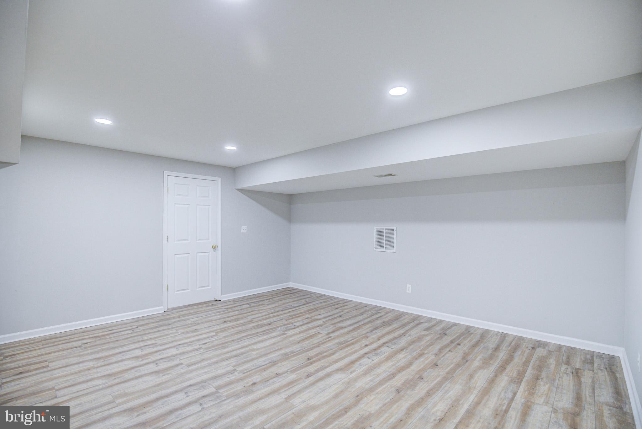 BLOOMS CROSSING - Residential